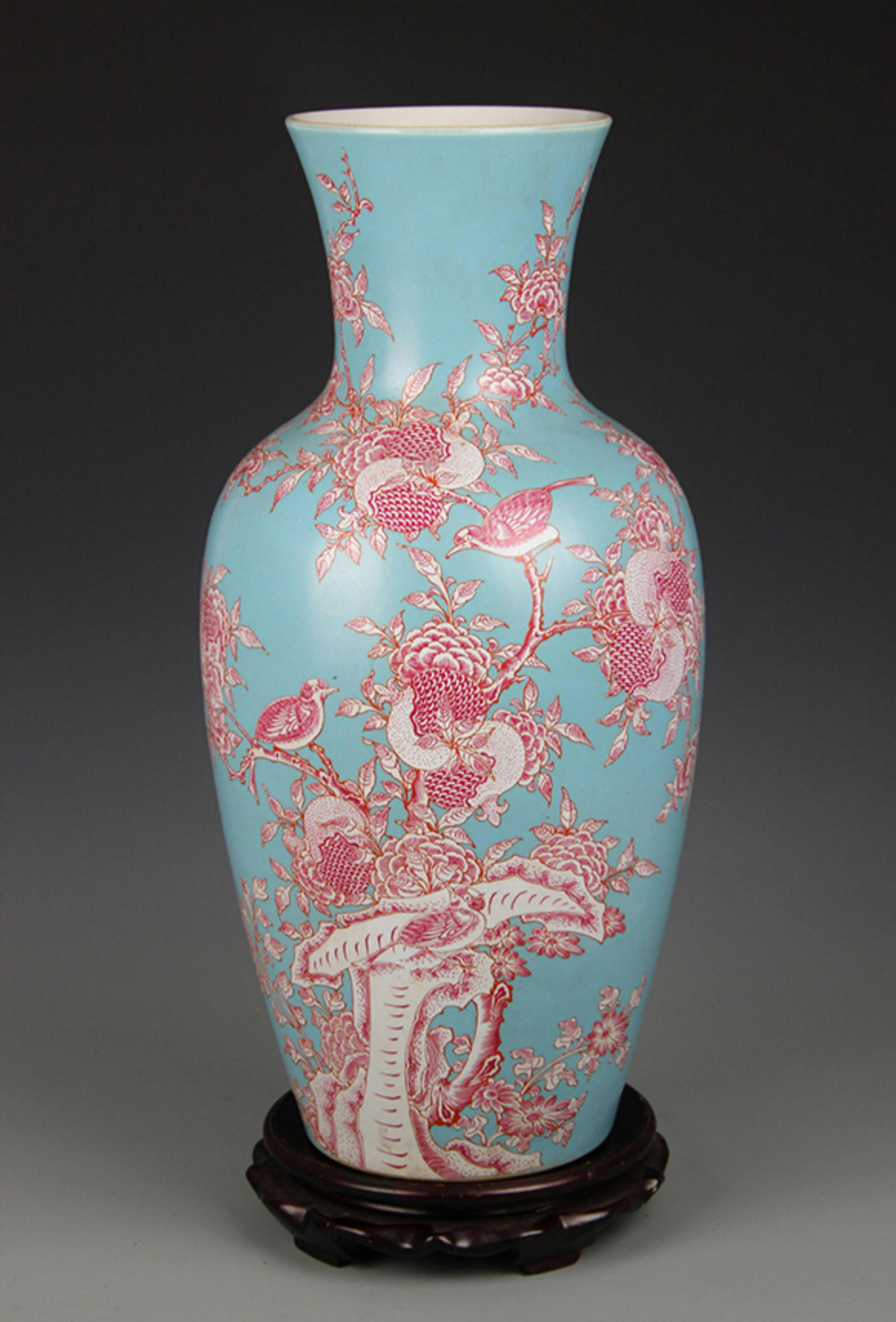 A SKY BLUE GLAZED GUAN YIN STYLE PORCELAIN VASE (1 of 5)