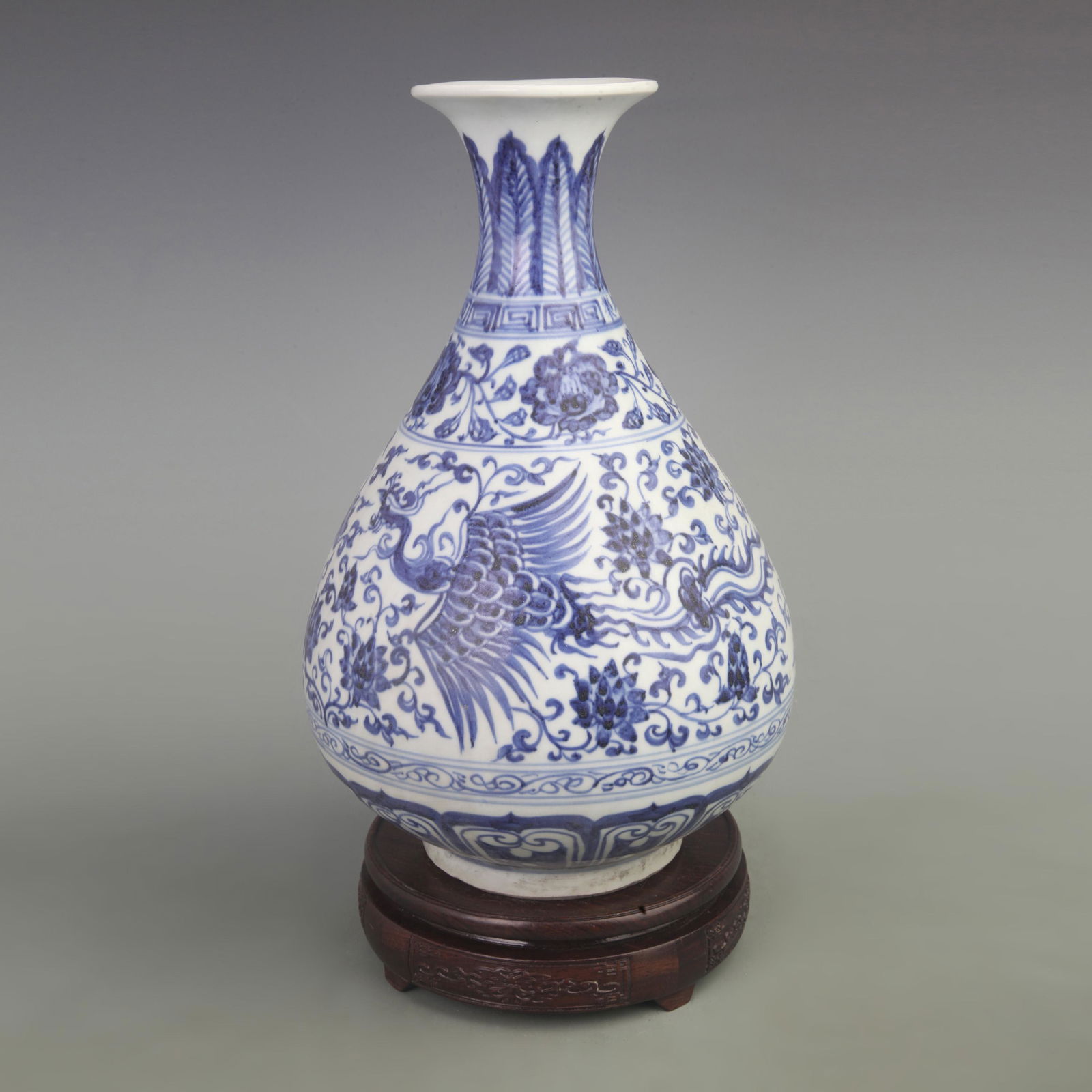 BLUE AND WHITE COLOR FLOWER PATTERN PORCELAIN VASE (1 of 6)