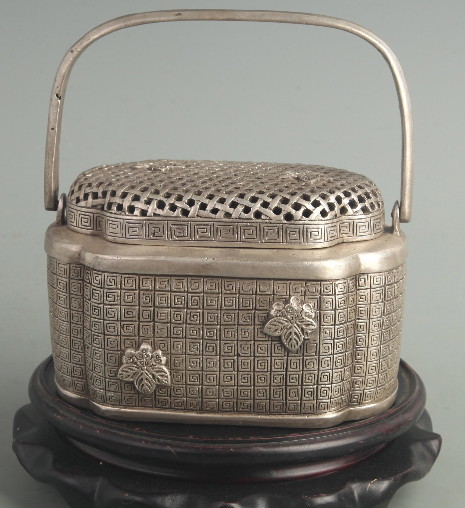 A FINE WHITE BRONZE FLOWER PATTERN HAND WARMER (1 of 4)