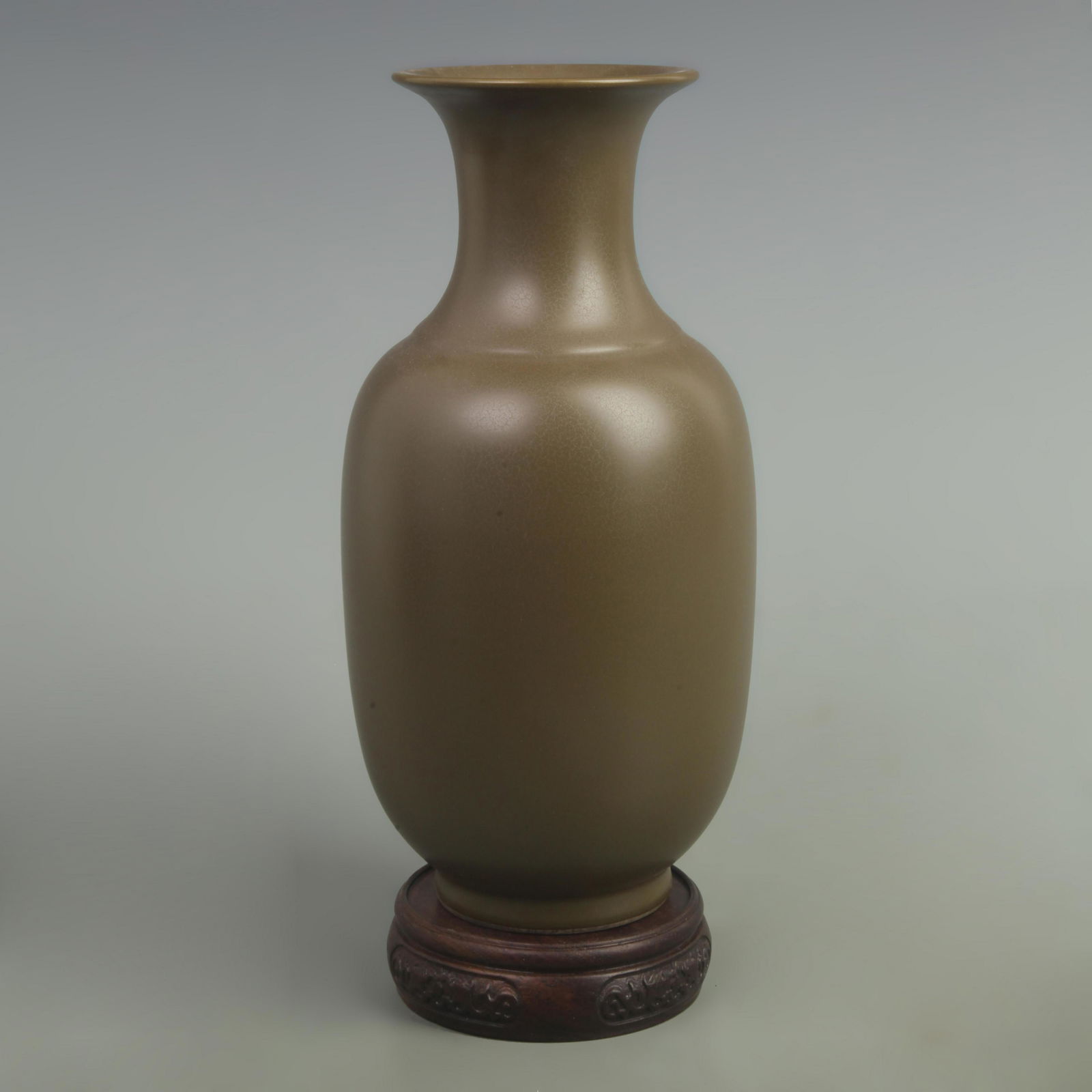A TEA COLOR GLAZED PORCELAIN VASE (1 of 5)