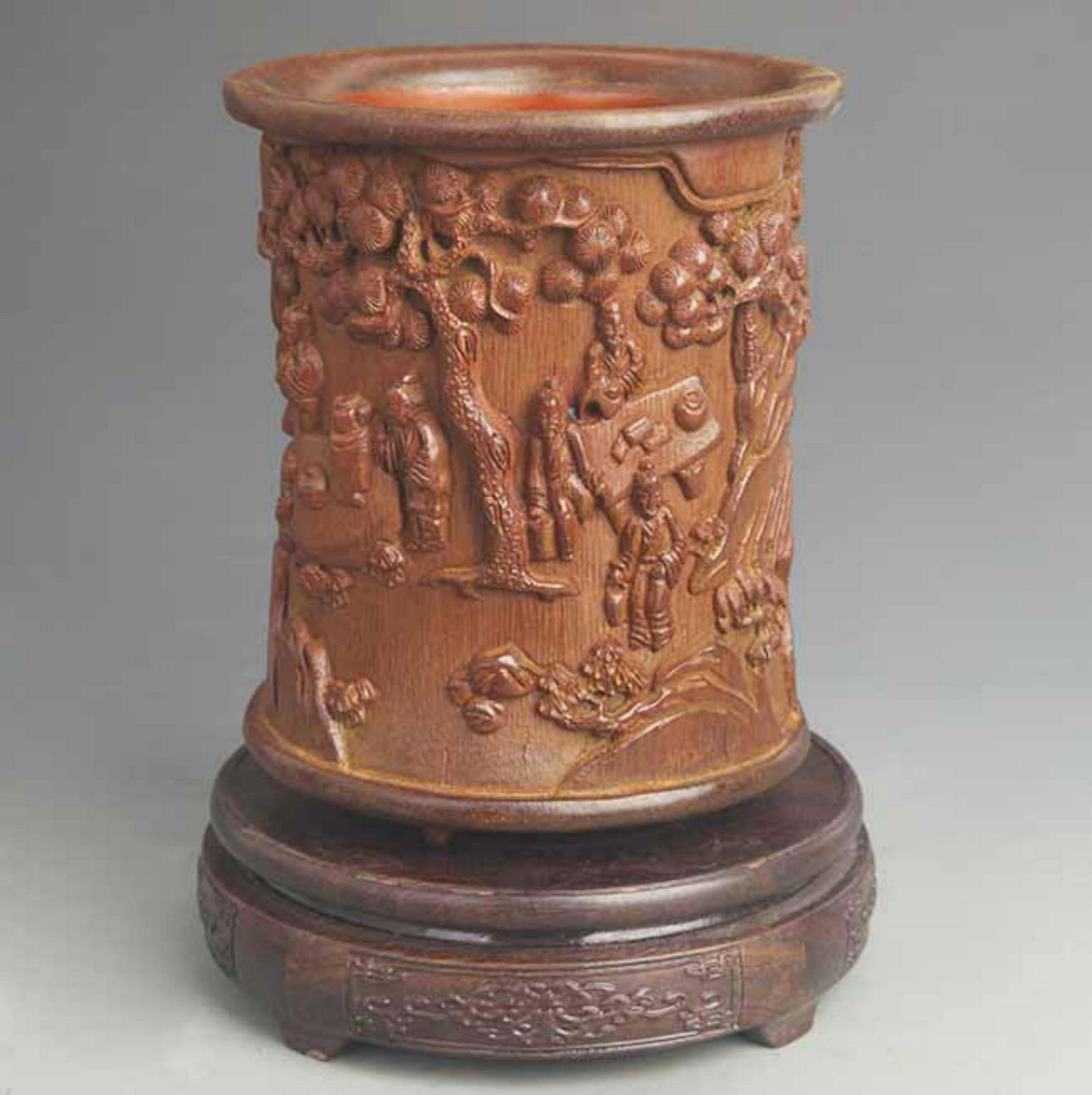 A FINE BAMBOO CARVING PEN HOLDER (1 of 5)