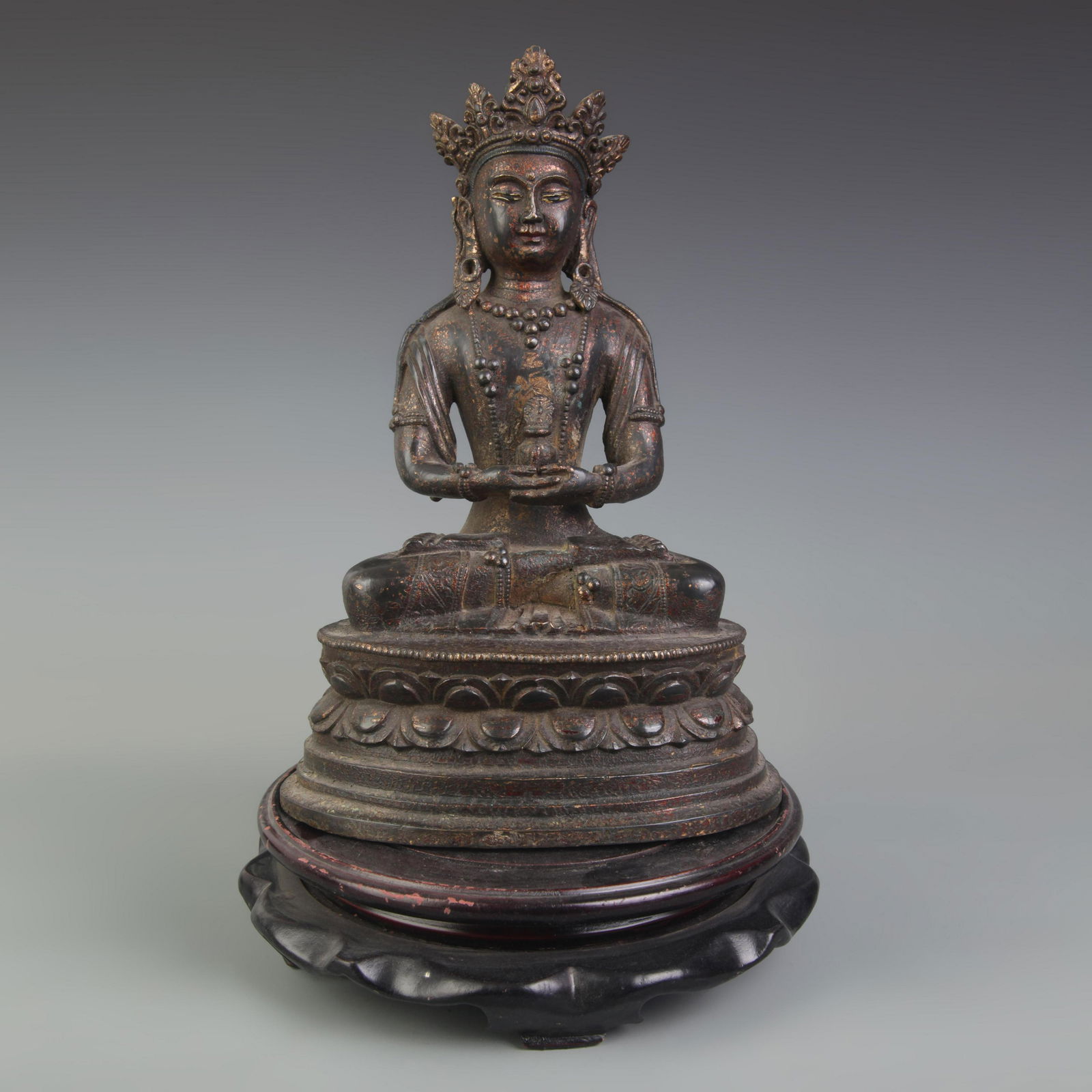 A FINE BRONZE BHAISAJYAGURU BUDDHA STATUE (1 of 5)