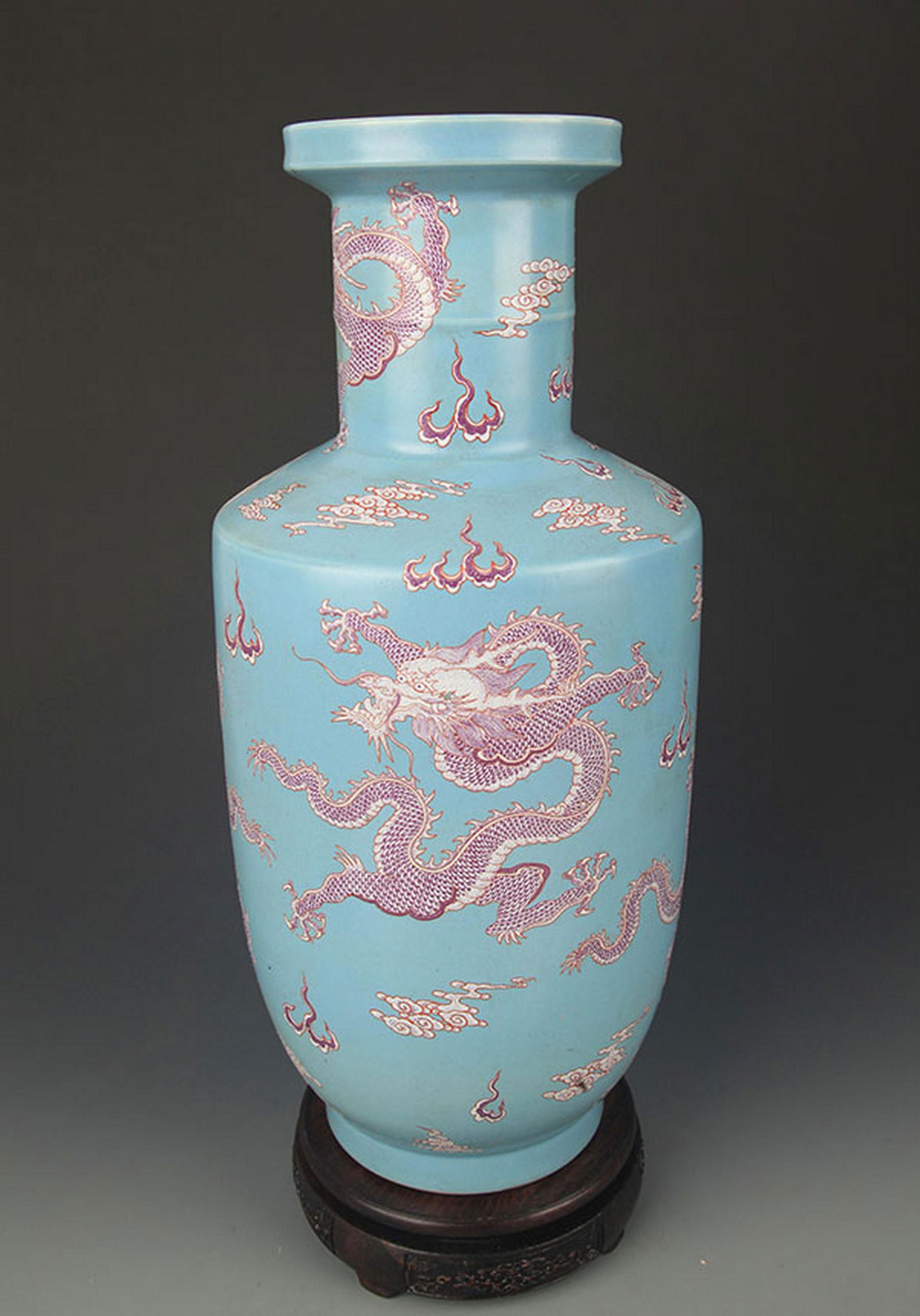A LIGHT BLUE GROUND DRAGON PATTERN VASE (1 of 5)