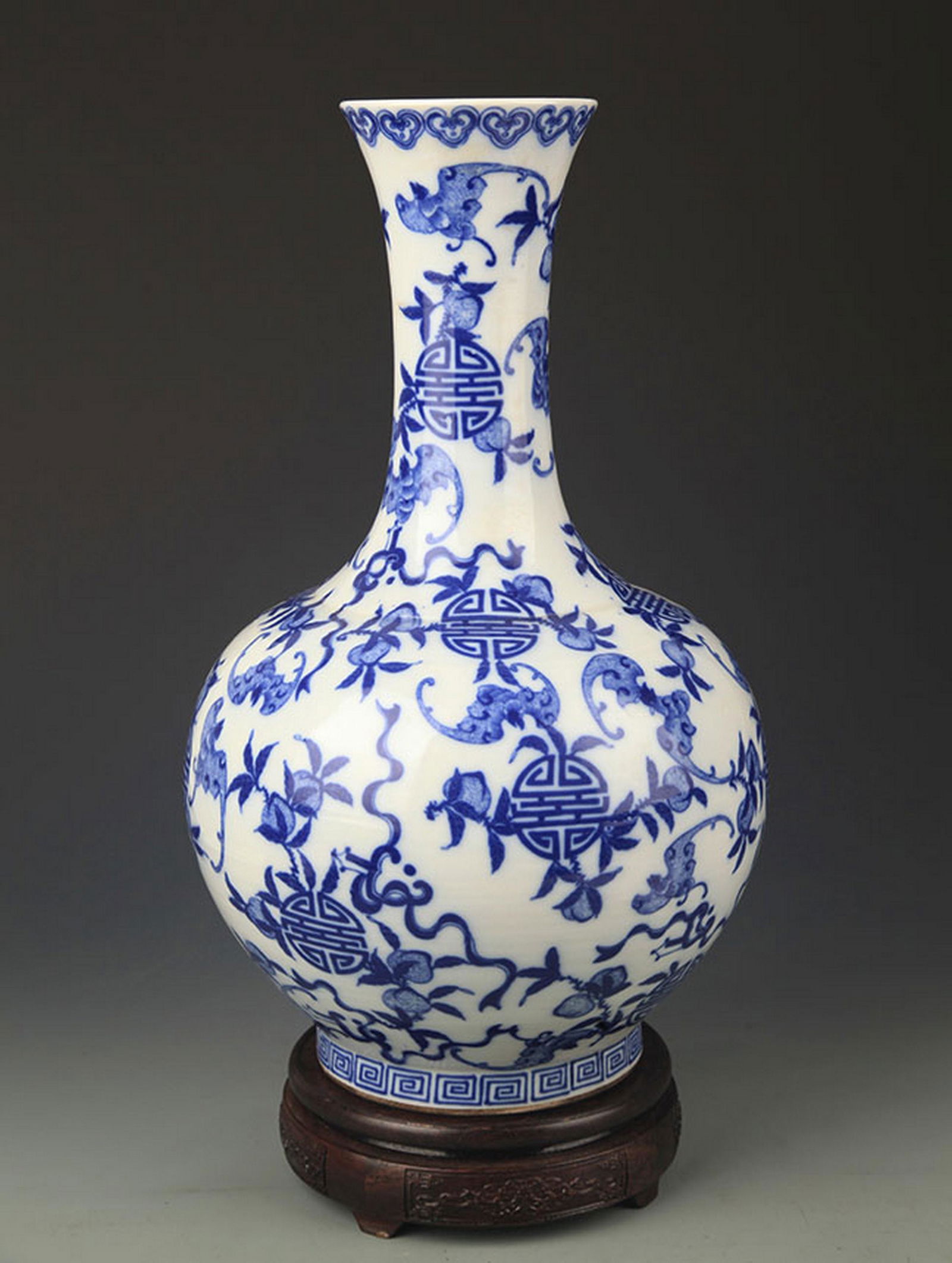 BLUE AND WHITE LONGEVITY PATTERN PORCELAIN VASE (1 of 5)