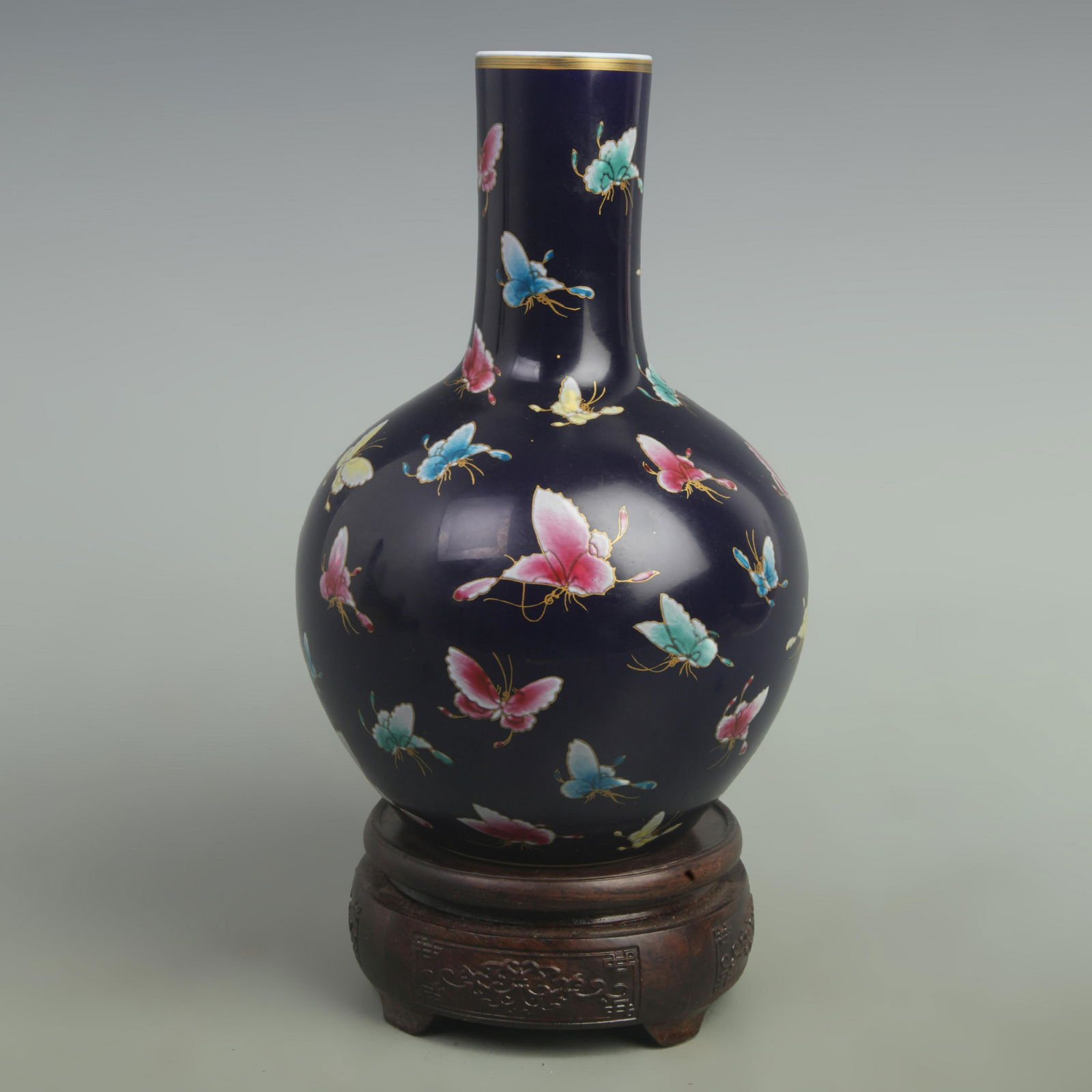 A FINE DARK BLUE COLOR GLAZED BUTTERFLY PATTERN PORCELAIN VASE (1 of 5)