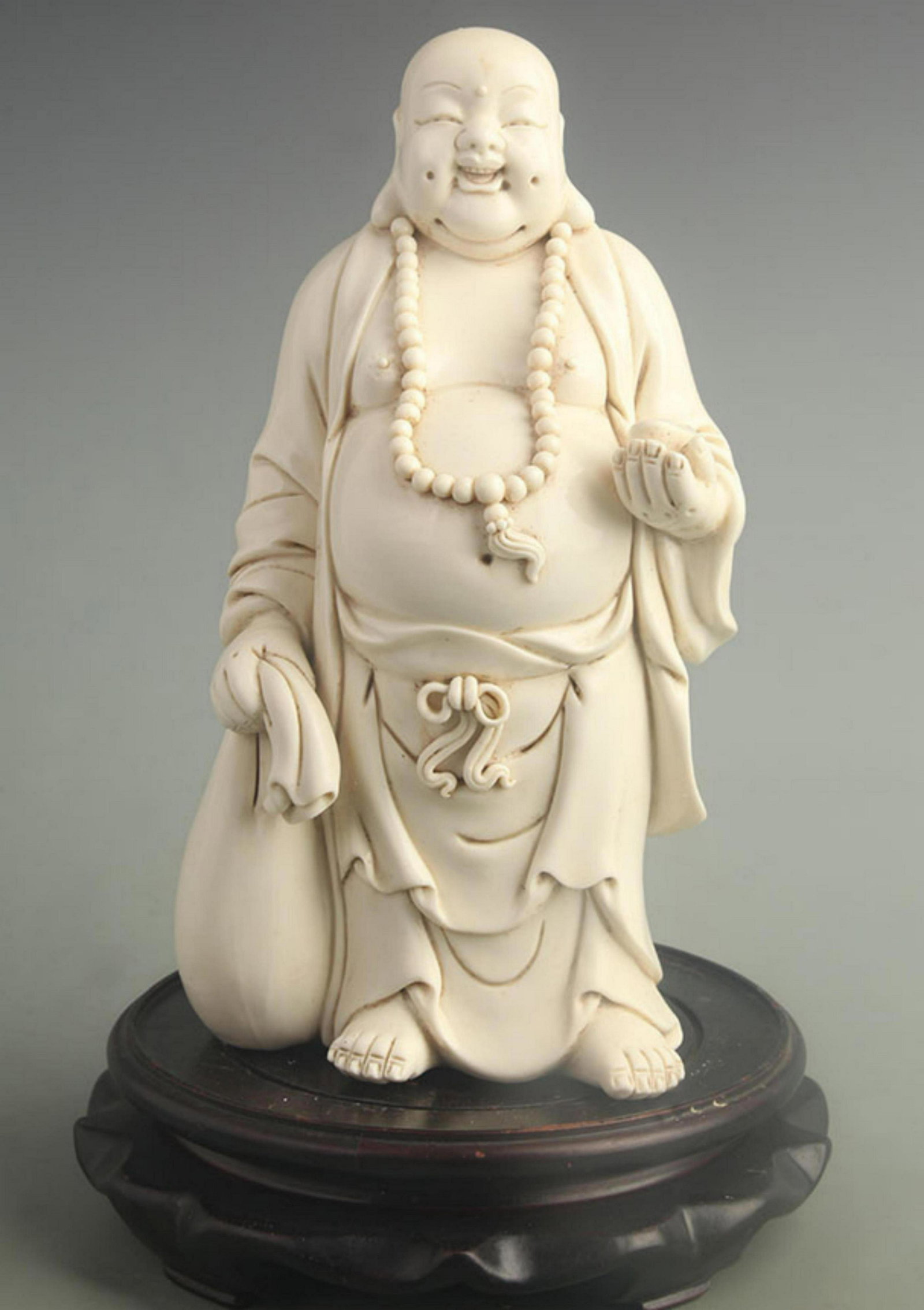 A FINE DE HUA WARE MAITREYA BUDDHA: Qing Dynasty, High: 10.1 inch; Width:5.00 inch