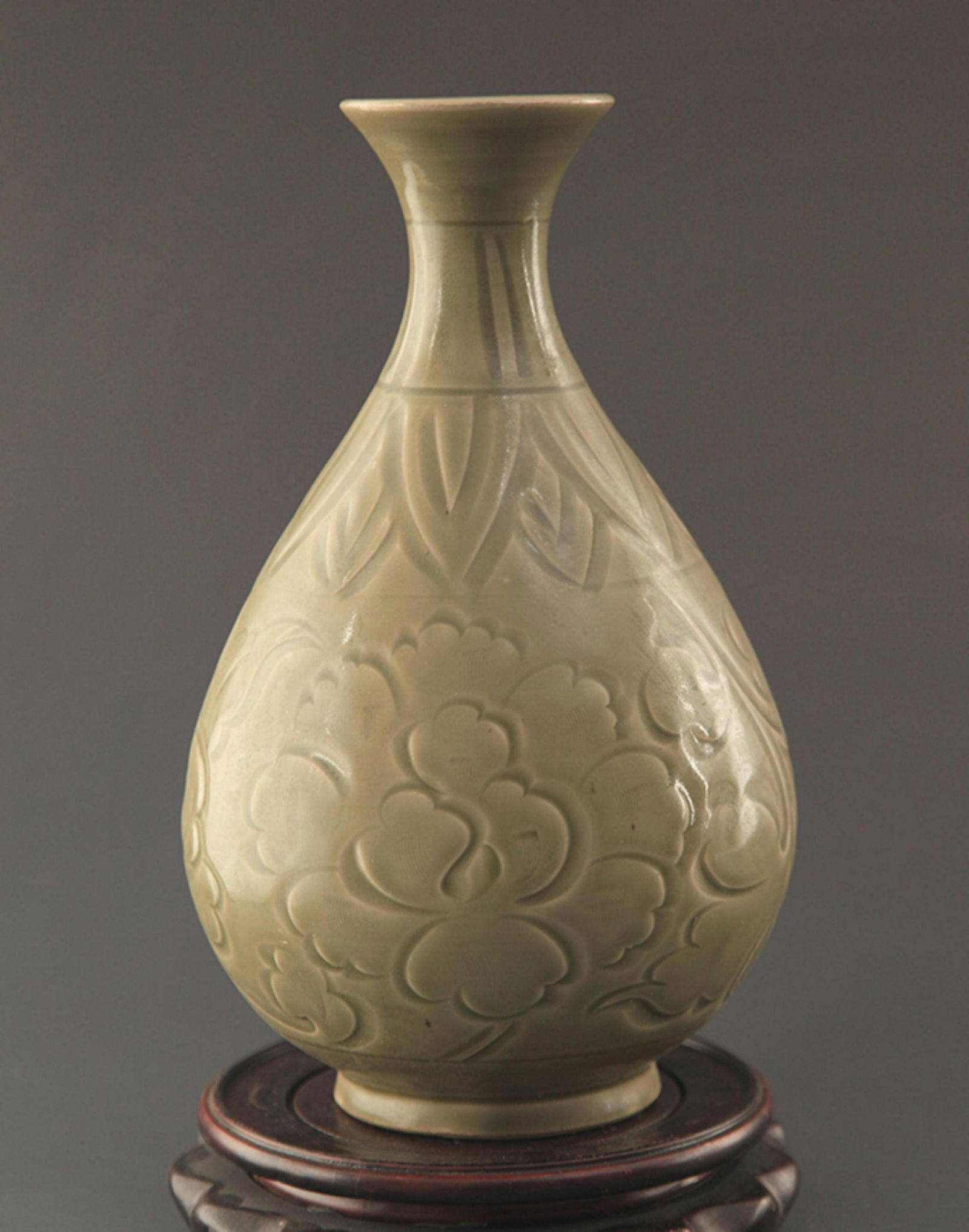 YAOZHOU KILN CARVED PEONY PATTERN YU HU CHUN BOTTLE (1 of 6)