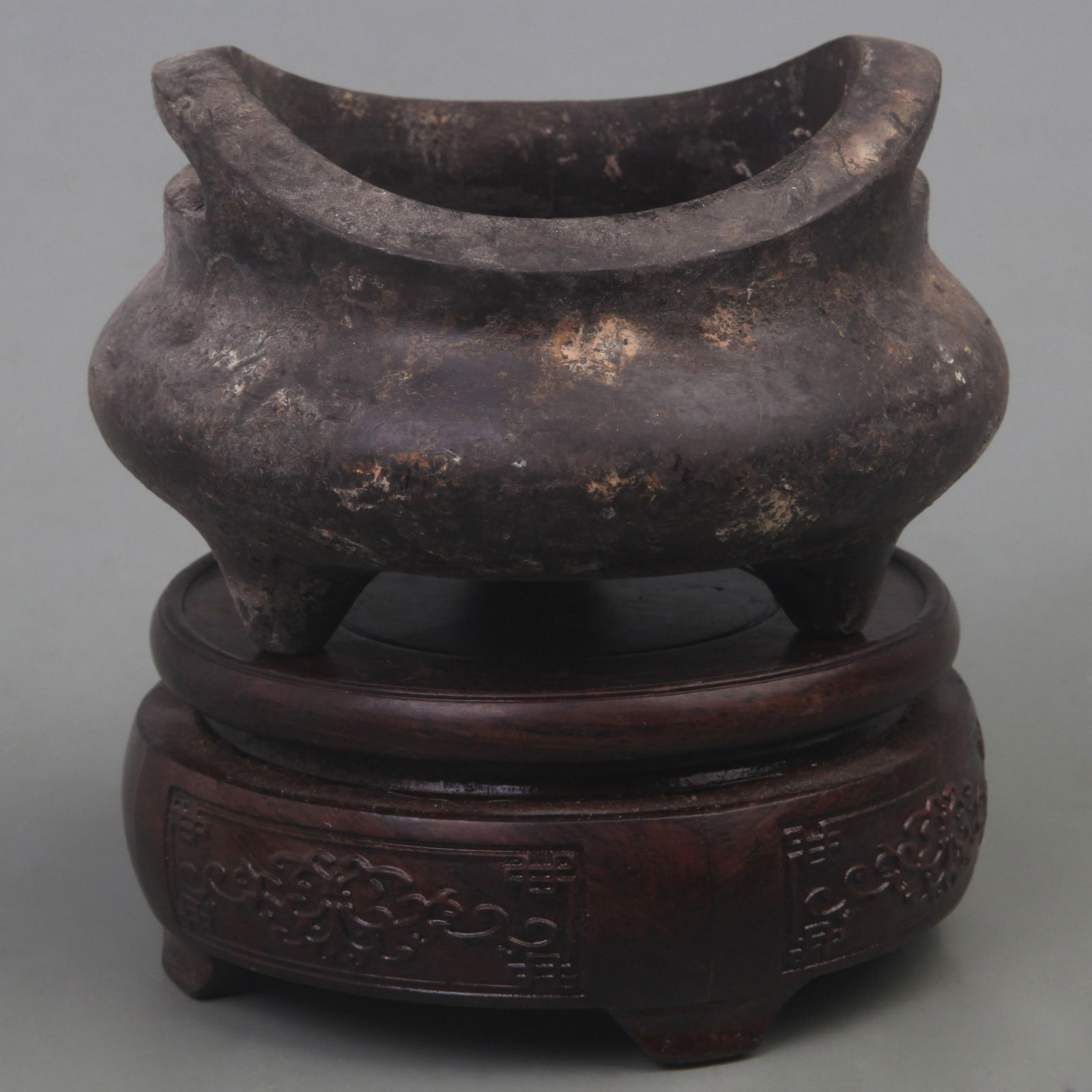 XUANDE-STYLE BRONZE TRIPOD INCENSE BURNER WITH GOLD ACCENTS (1 of 4)