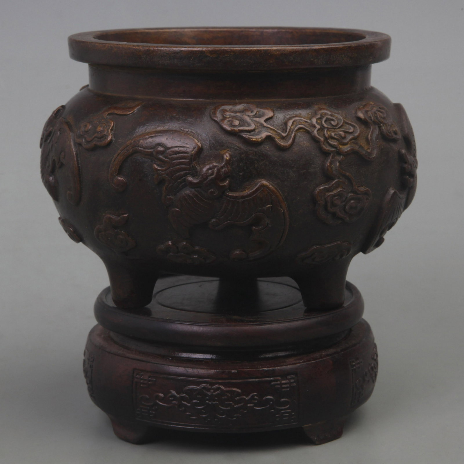 A XUAN DE MARK BAT CARVING THREE FOOT BRONZE CENSER: Ming Dynasty Style, Diameter:5.5 inch ; High:4 inch