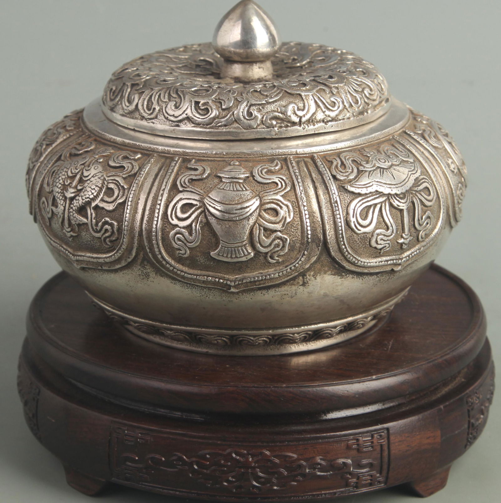 A FINE VASE PATTERN CARVING WHITE BRONZE JAR (1 of 4)