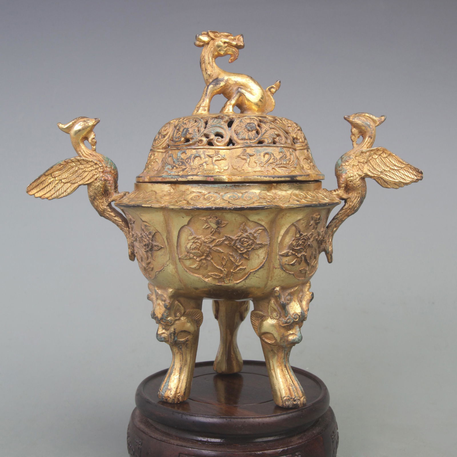 A FINE GILT BRONZE ANIMAL PATTERN BRONZE INCENSE BURNER (1 of 6)