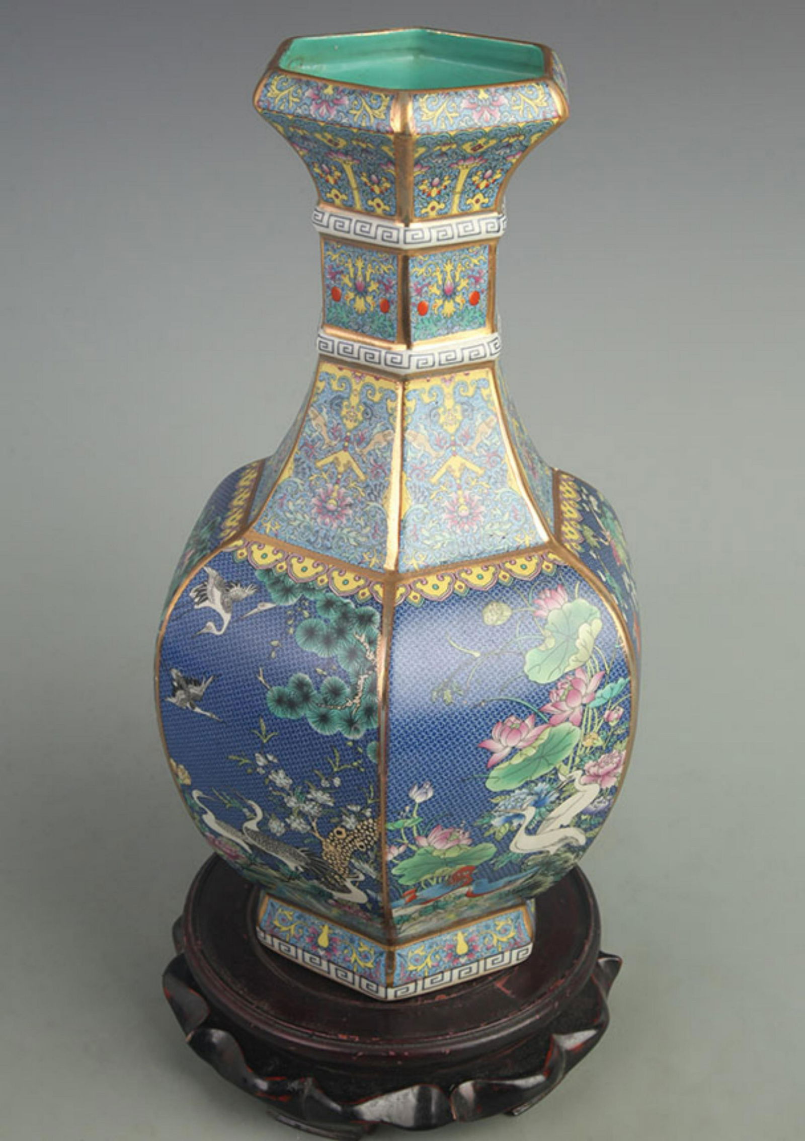 A FINE BLUE GLAZED SIX-SIDED PORCELAIN VASE (1 of 6)