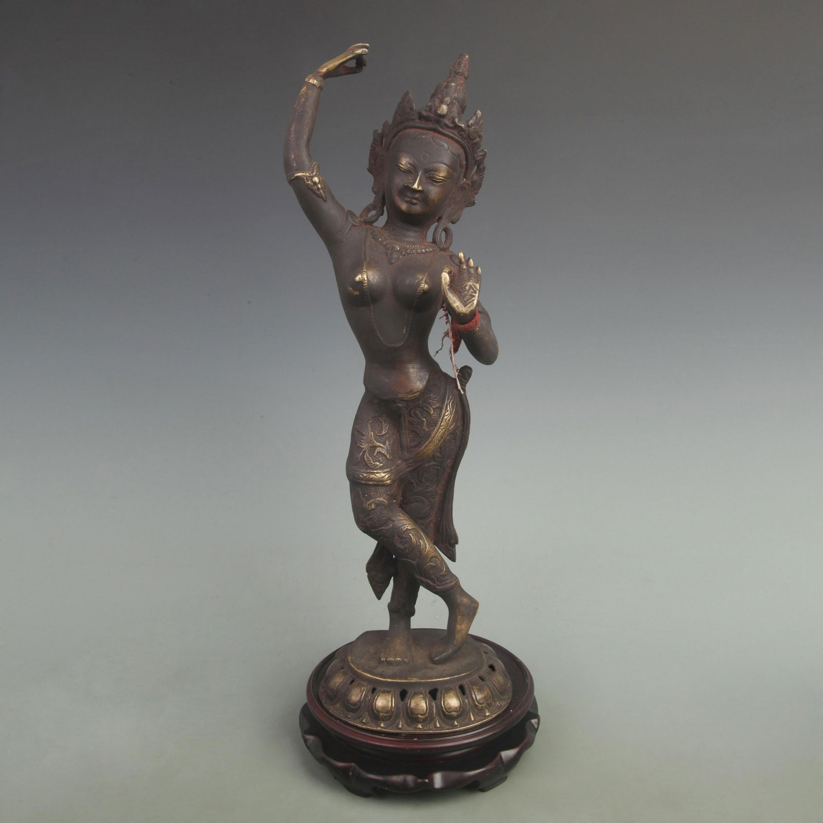 RARE GILT BRONZE FINELY MADE BUDDHA STATUE (1 of 5)