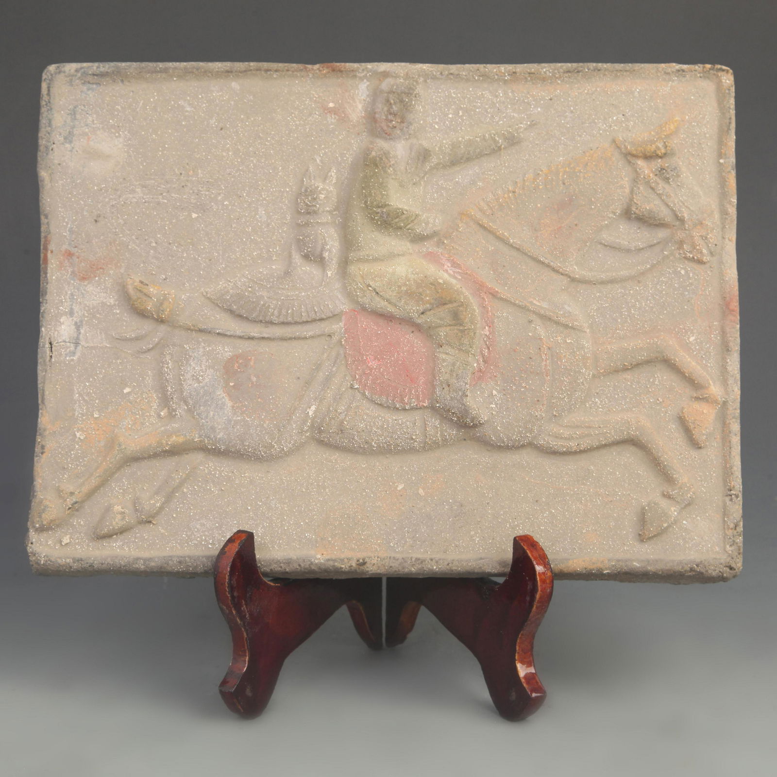 A FINE MAN RIDING HORSE POTTERY MADE PLATE (1 of 4)