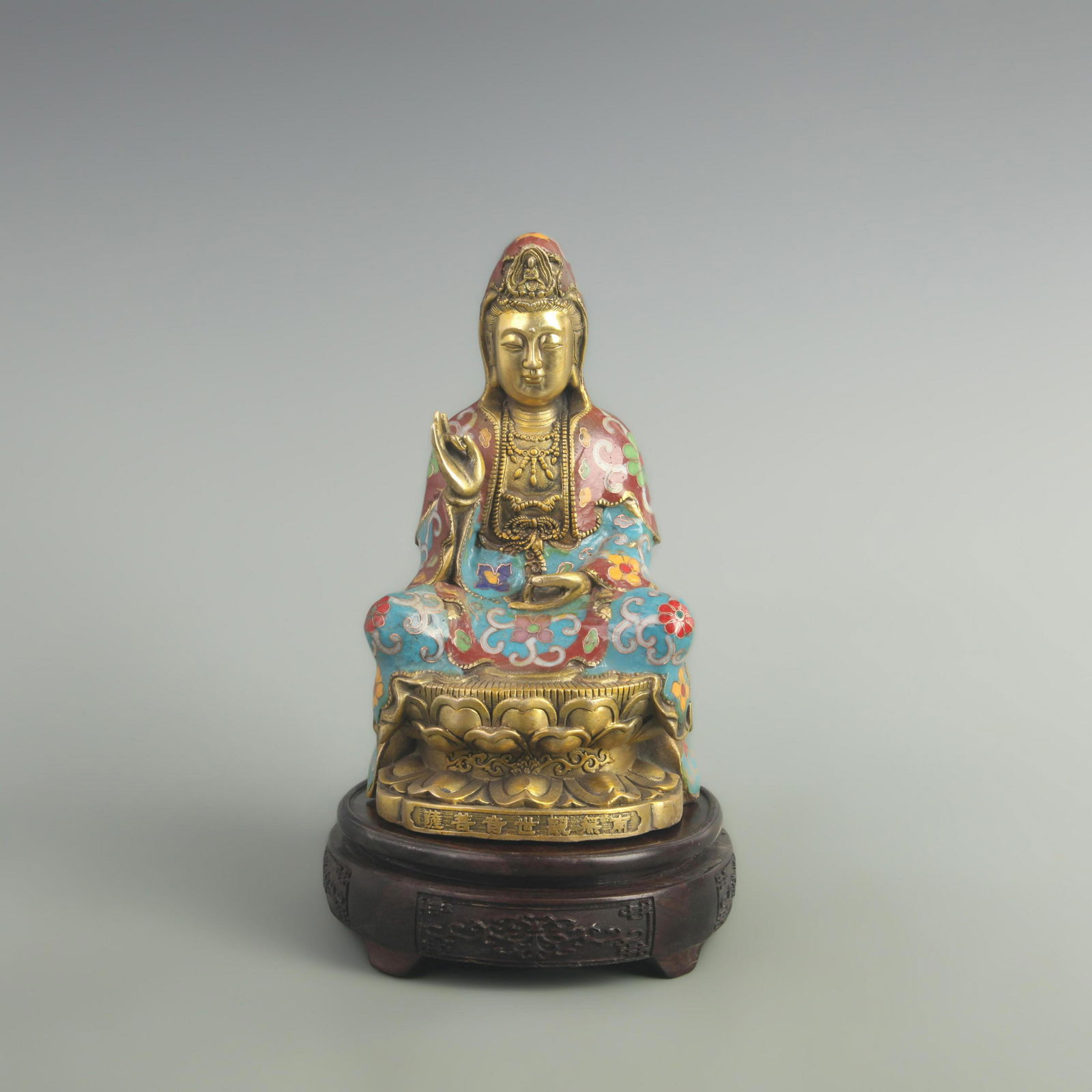 A FINE CLOISONNE ENAMEL BRONZE GUAN YIN STATUE (1 of 5)