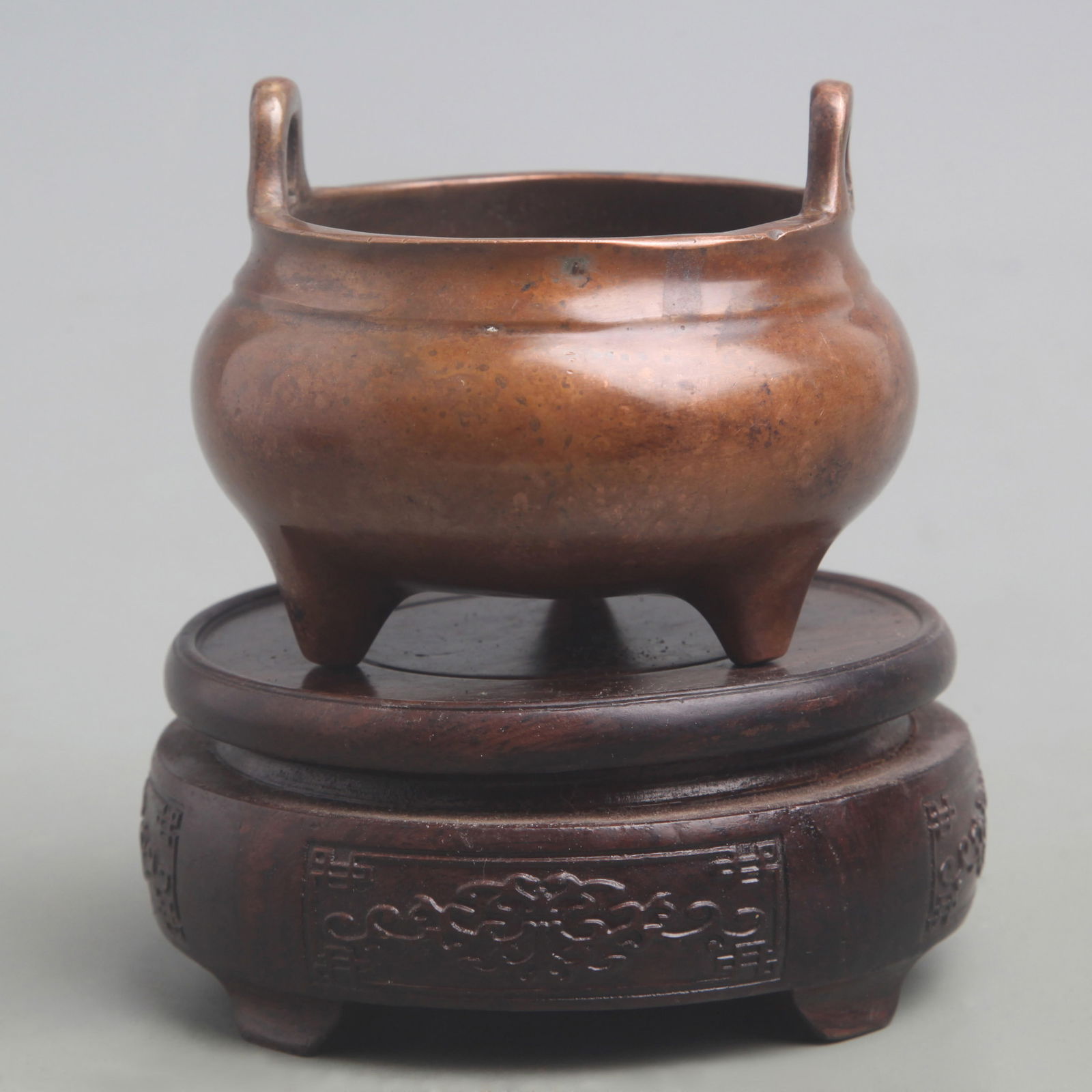 A FINE BRONZE THREE FOOT CENSER (1 of 4)