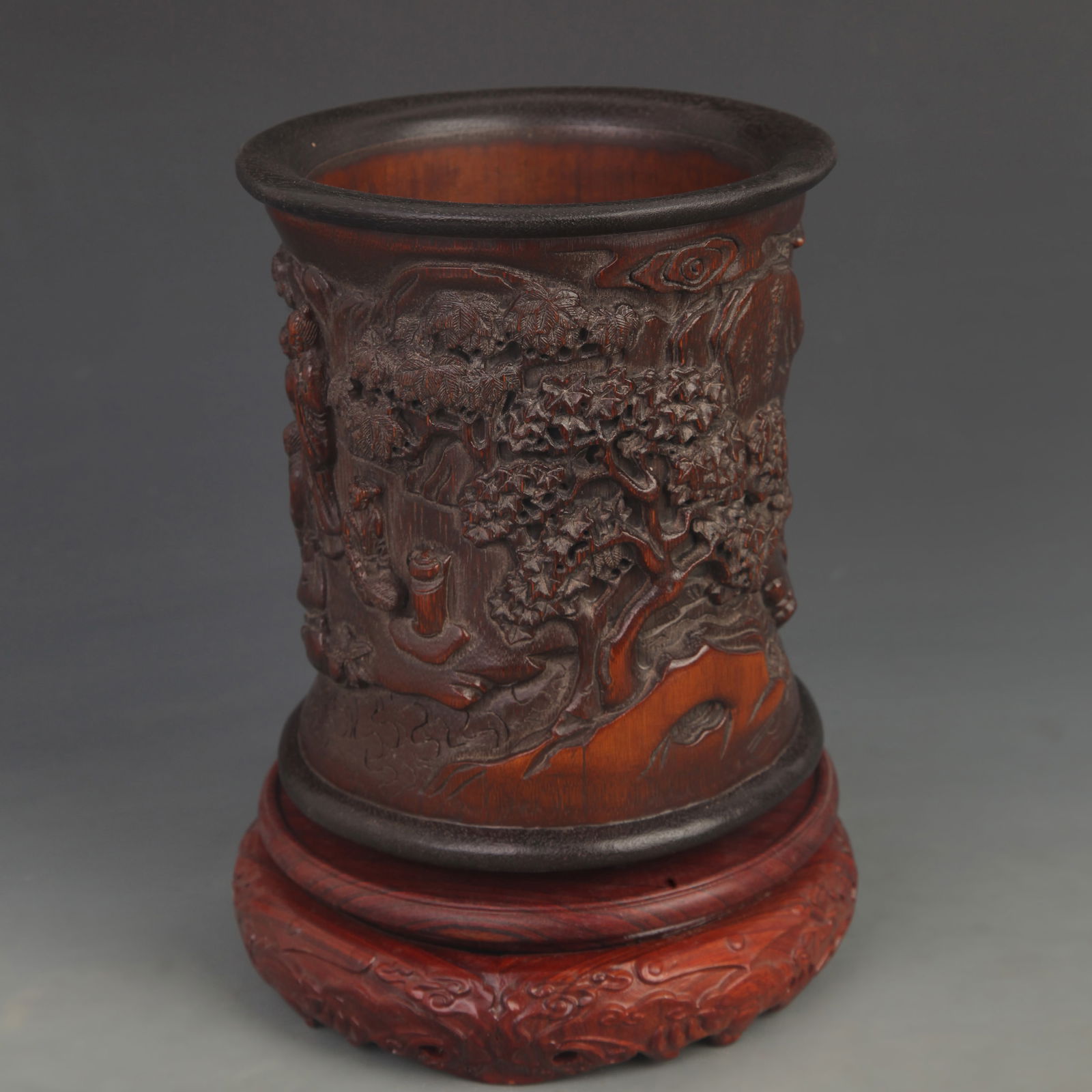 BAMBOO CARVED PEN HOLDER WITH THE NINE ELDERS CARVING (1 of 5)