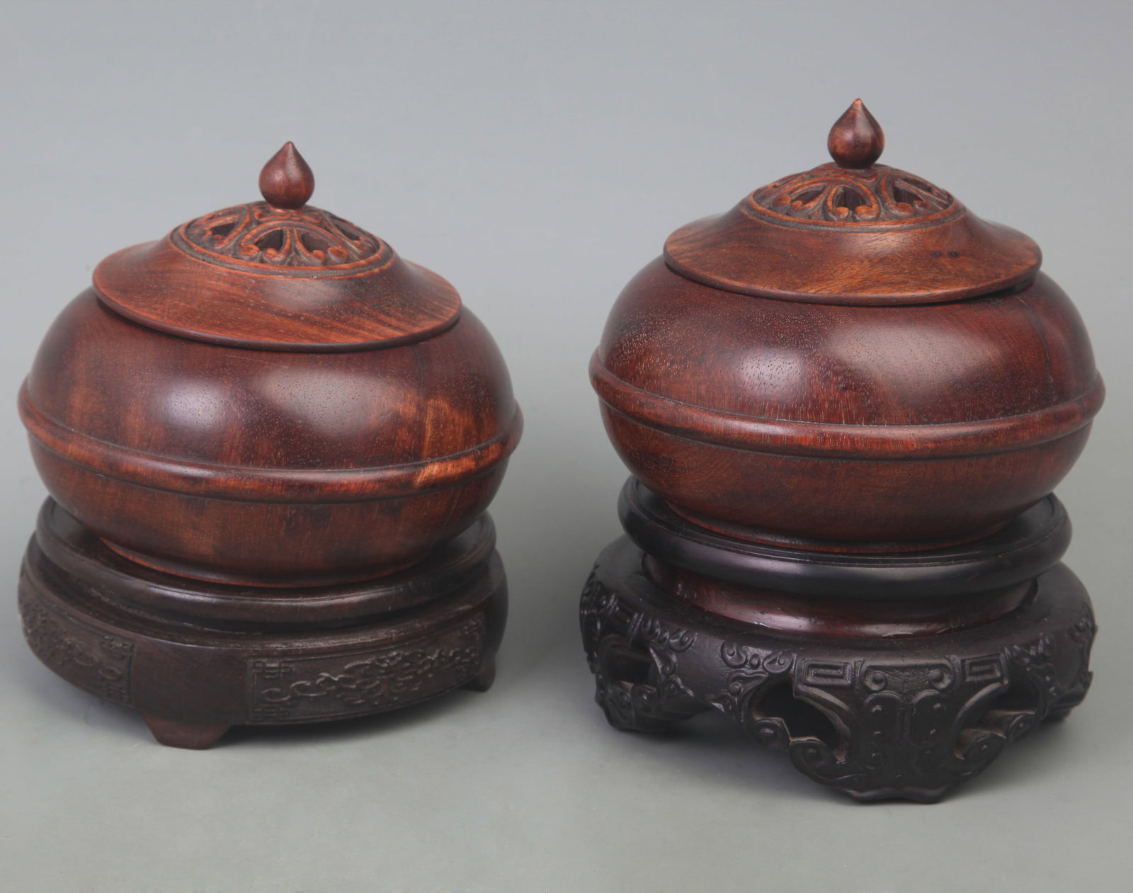 PAIR OF OLD REDWOOD GO GAME BOXES: Qing Dynasty; Diameter: 5.5 inch; High: 4.5 inch