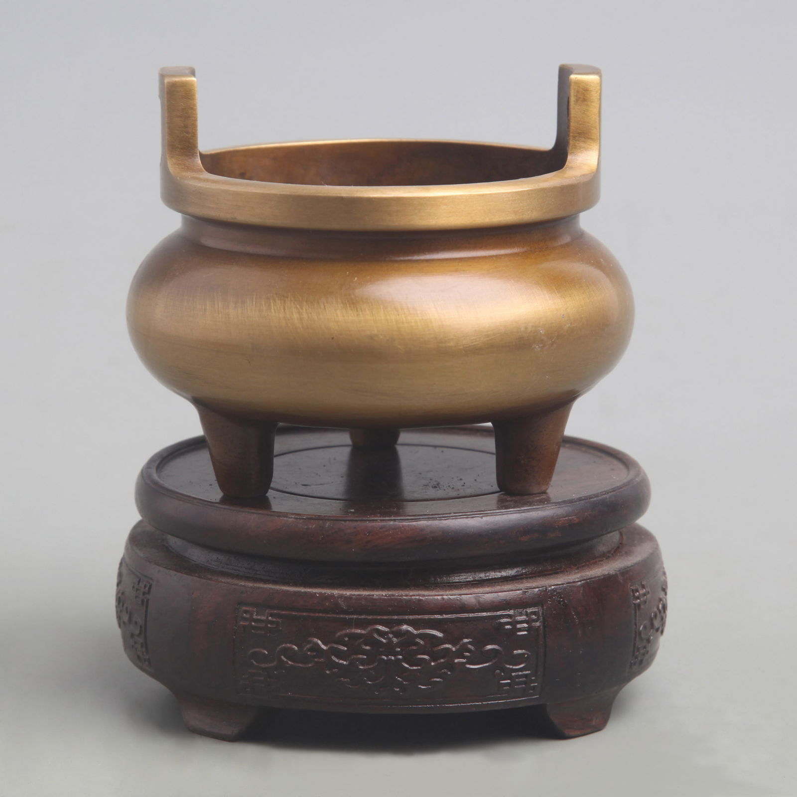 A FINE DOUBLE EAR THREE FOOT BRONZE CENSER (1 of 4)