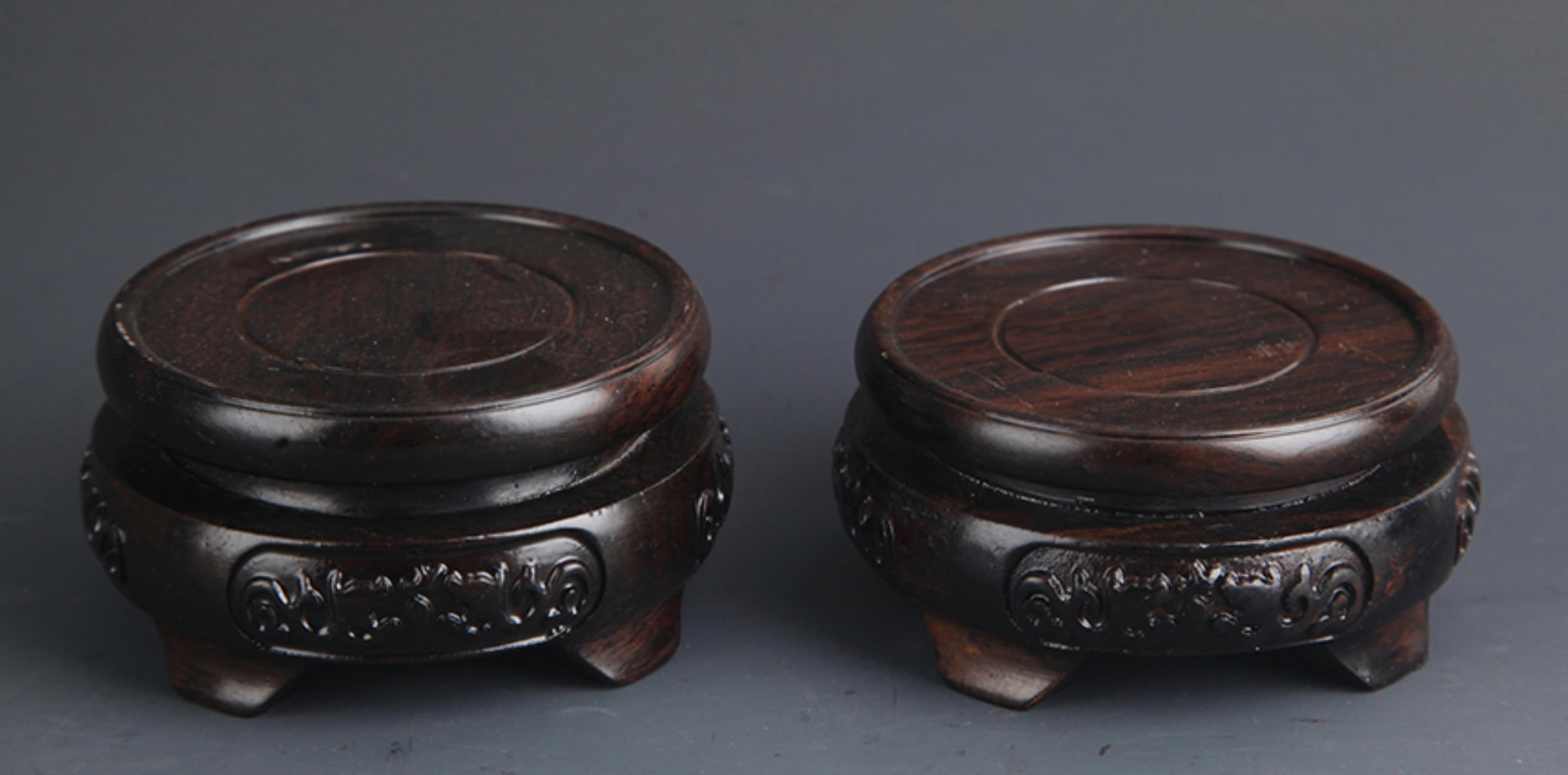 PAIR OF FINELY CARVED HUA LI MU WOODEN BASE: 20th Century, High: 1.5 inch; Diameter: 3.0 inch