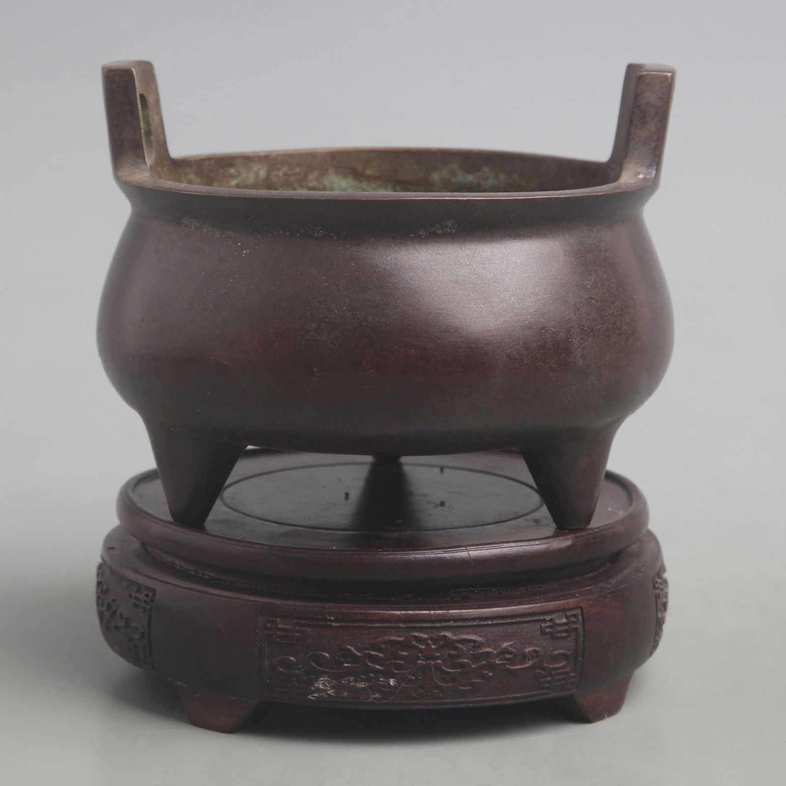 A FINE THREE FOOT  BRONZE CENSER (1 of 4)