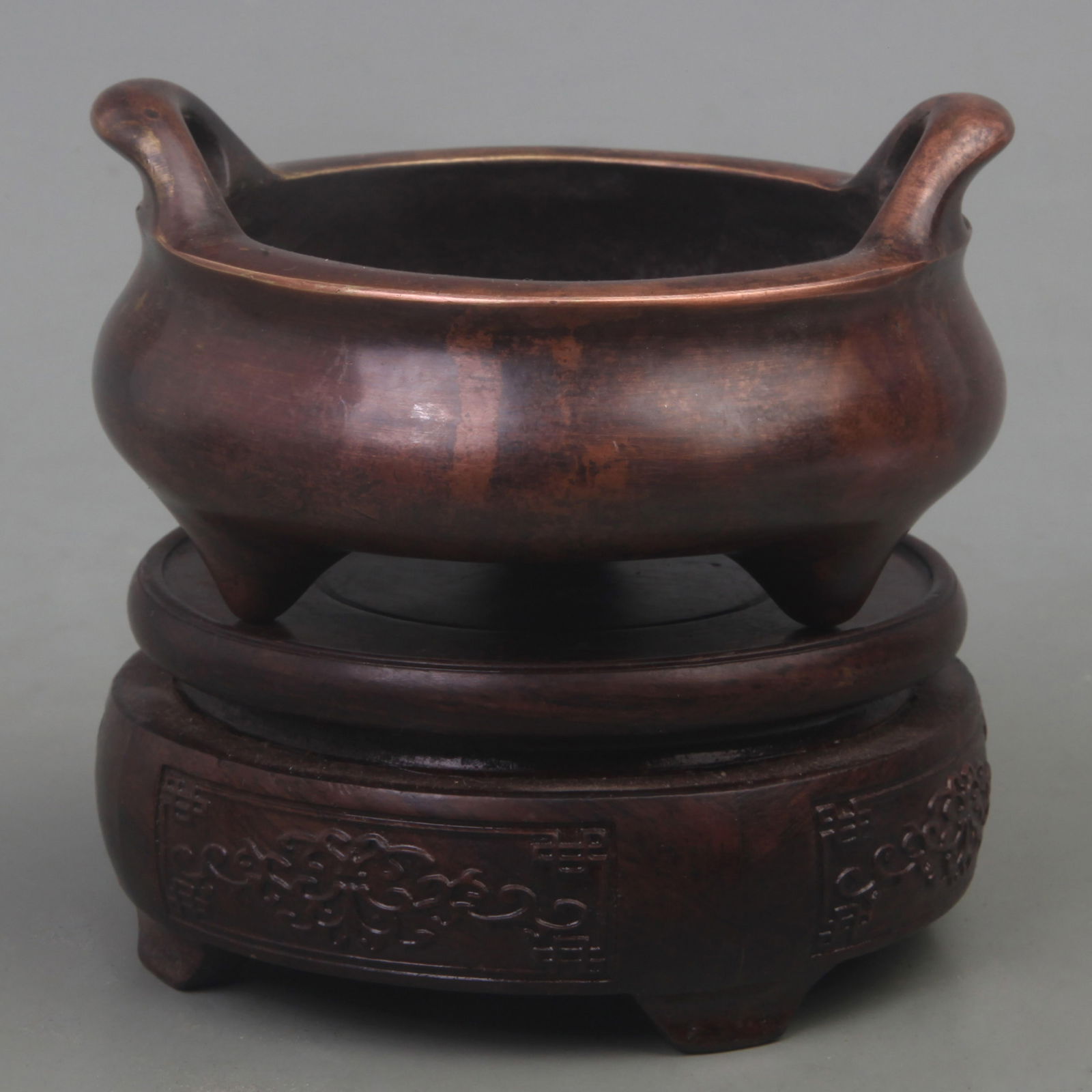 A FINE XUAN DE STYLE THREE FOOT BRONZE CENSER (1 of 4)