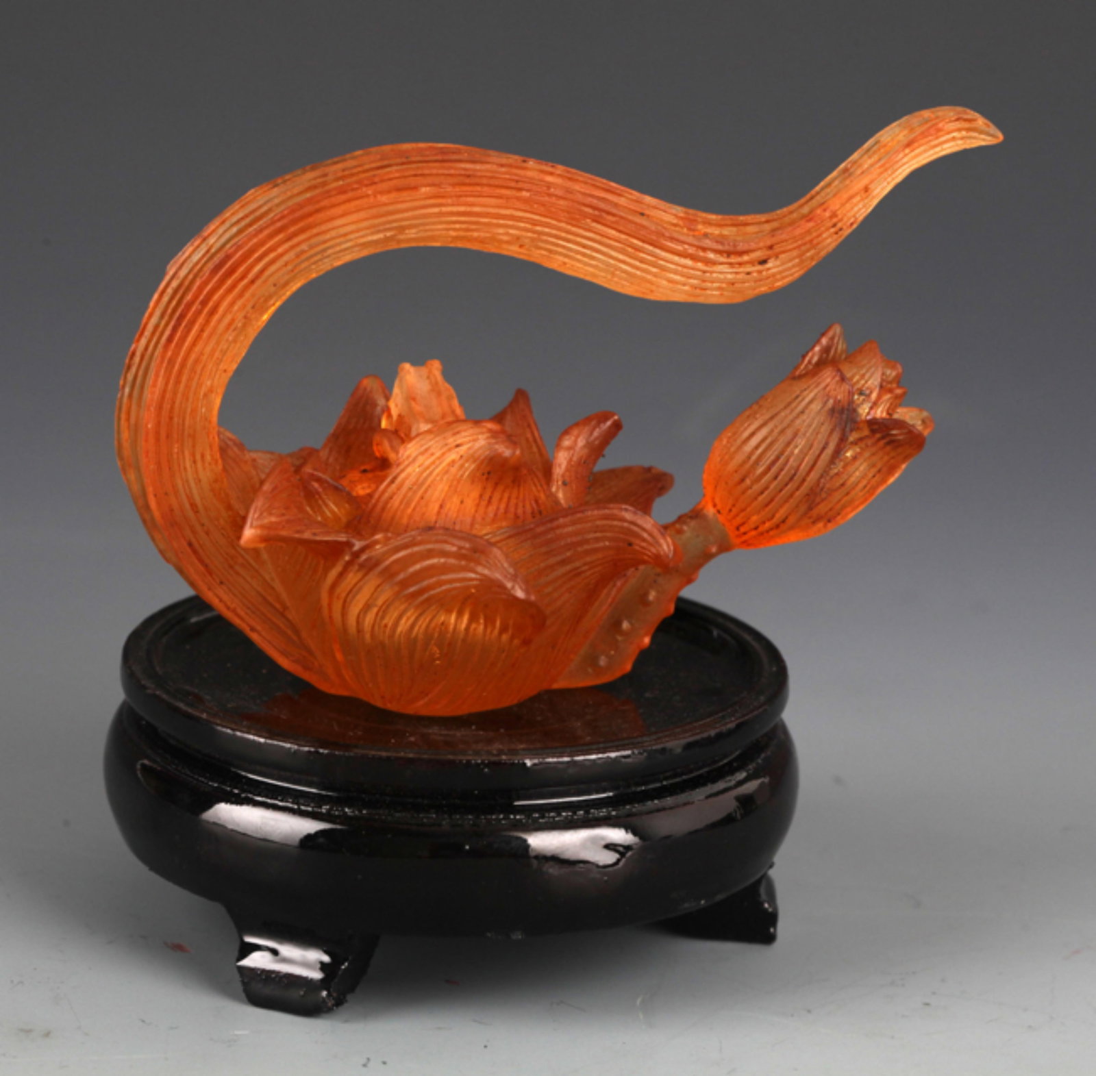 A FINE CRYSTAL MADE LOTUS FLOWER TEAPOT: Modern: High: 2.5 inch; Long:4 inch