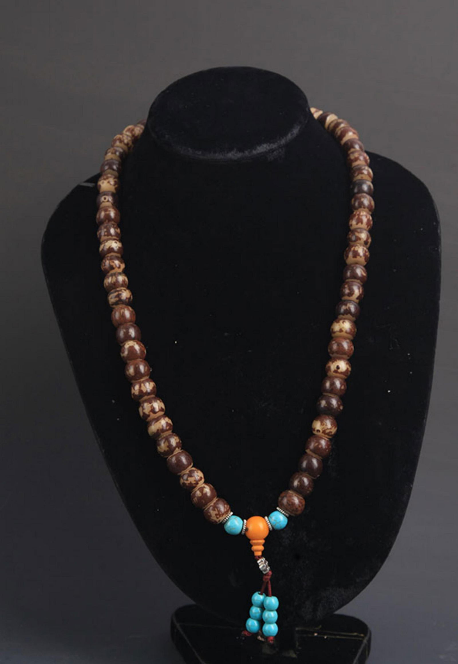 A FINE PU TI TREE SEED PRAYER BEADS NECKLACE (1 of 4)