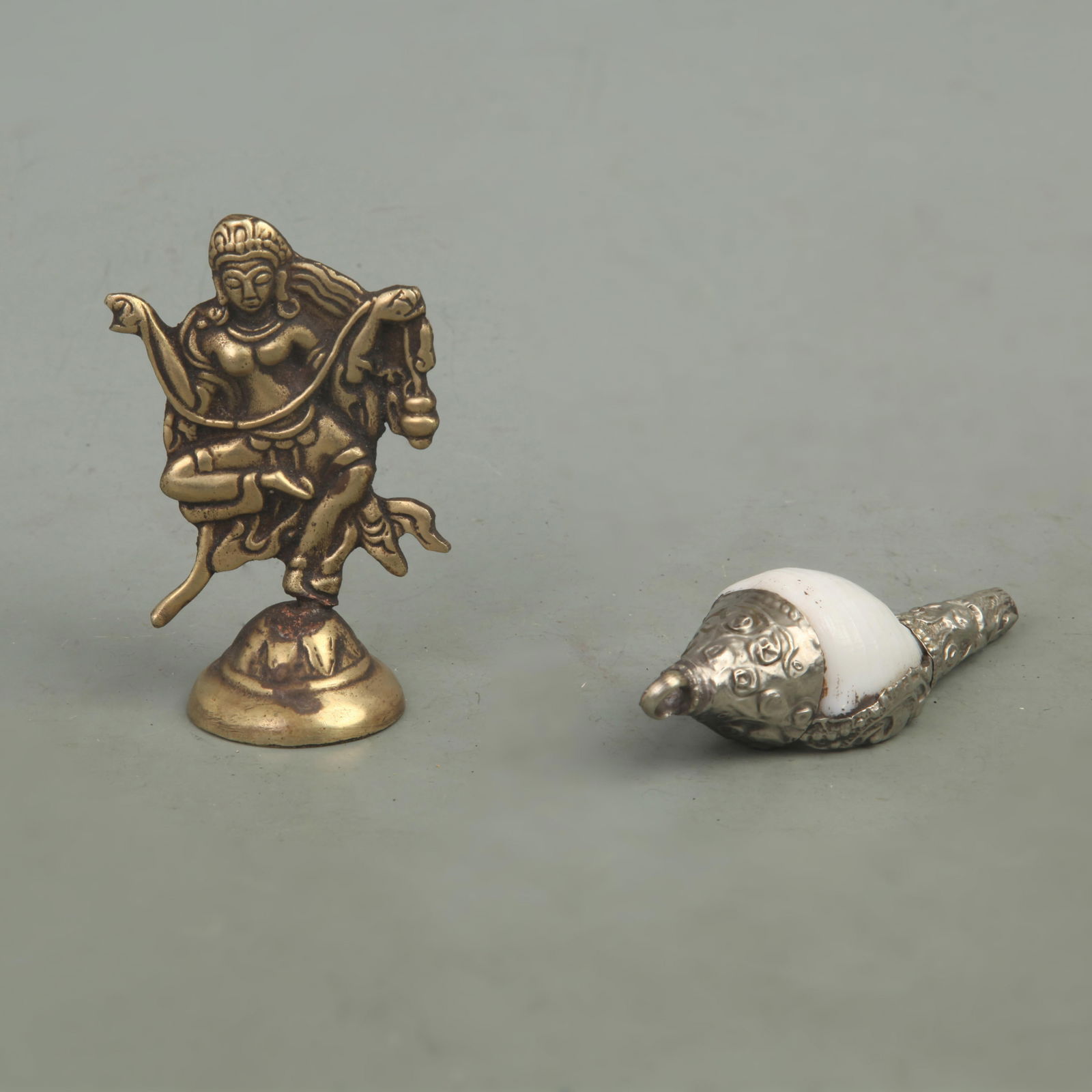 GROUP OF TWO TIBETAN BUDDHISM PENDANT (1 of 8)