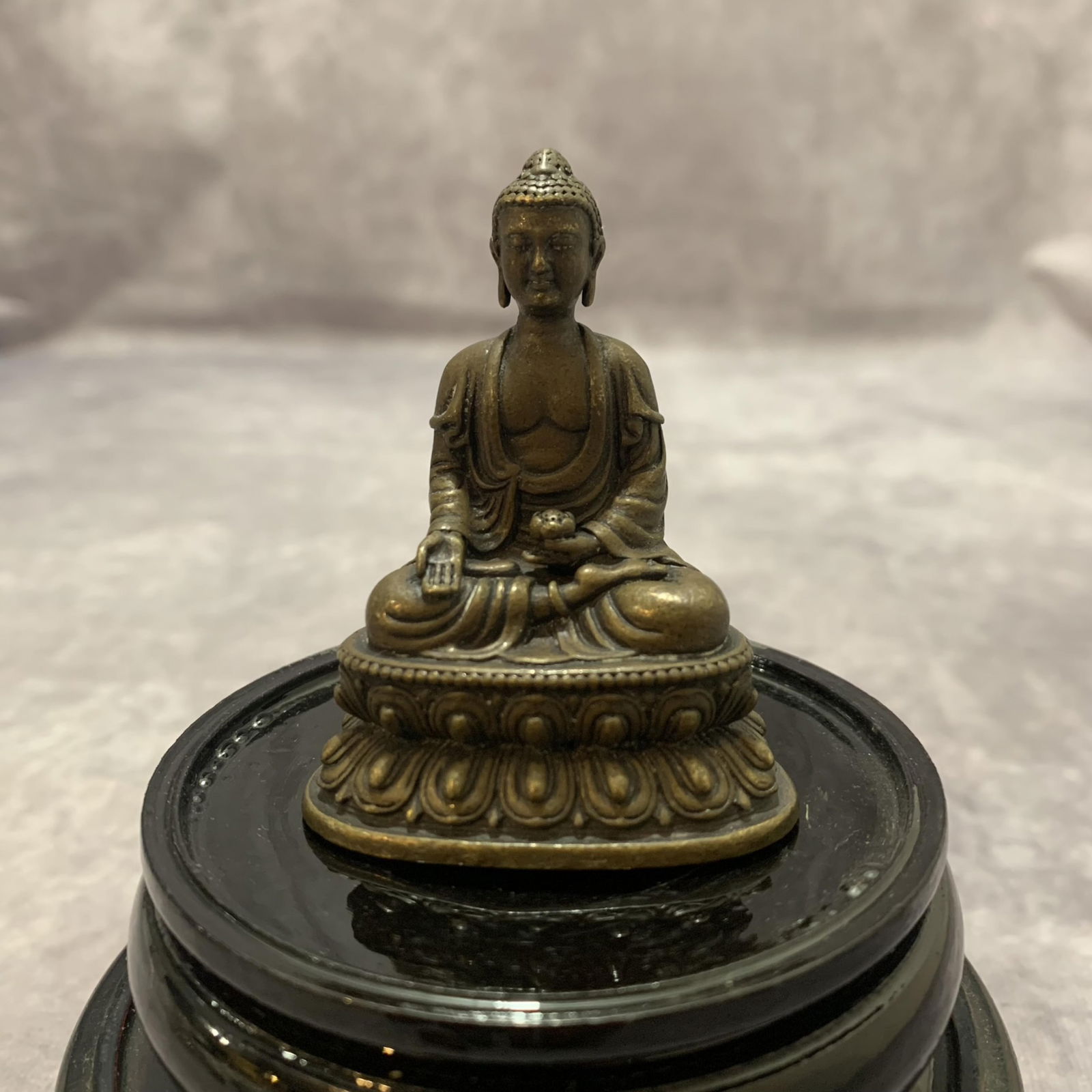 TIBETAN BUDDHISM SMALL BUDDHA STATUE (1 of 5)