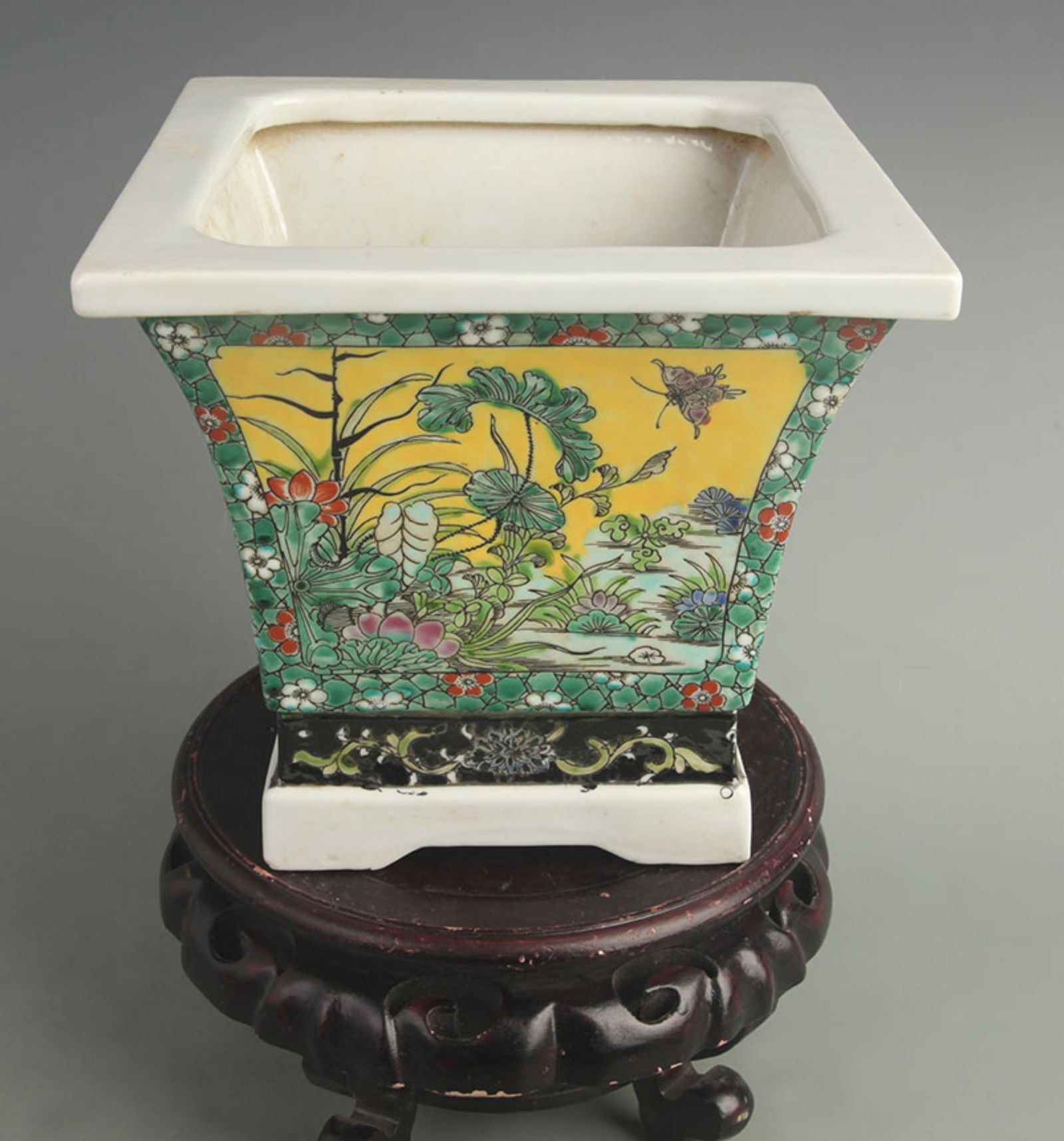 YELLOW GROUND SQUARE SHAPE FLOWER POT WITH EIGHT TREASURES PATTERN (1 of 7)