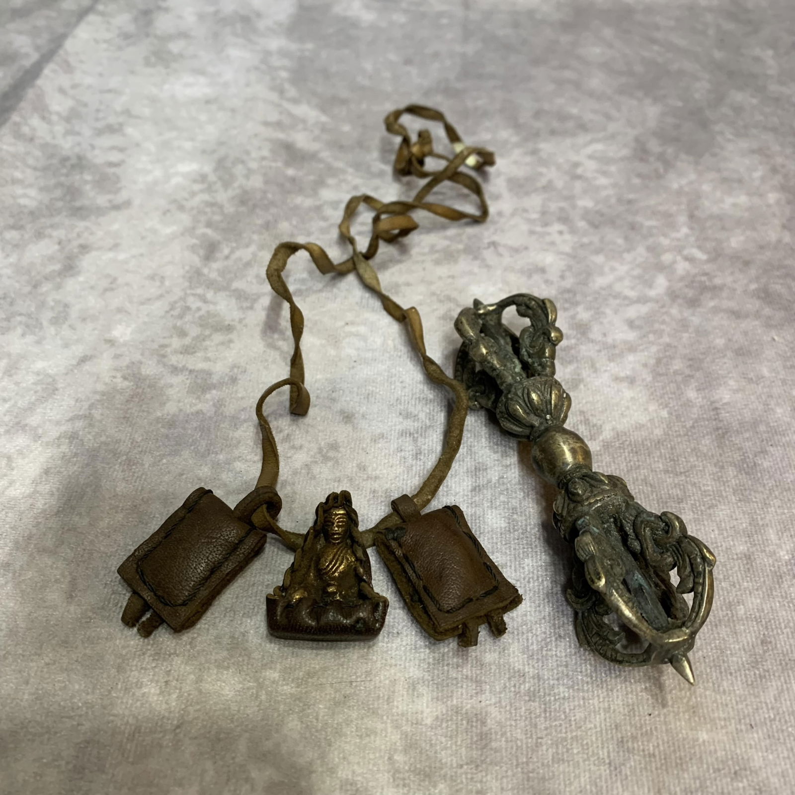 A SET OF TIBETAN BUDDHISM BRONZE PENDANT (1 of 3)
