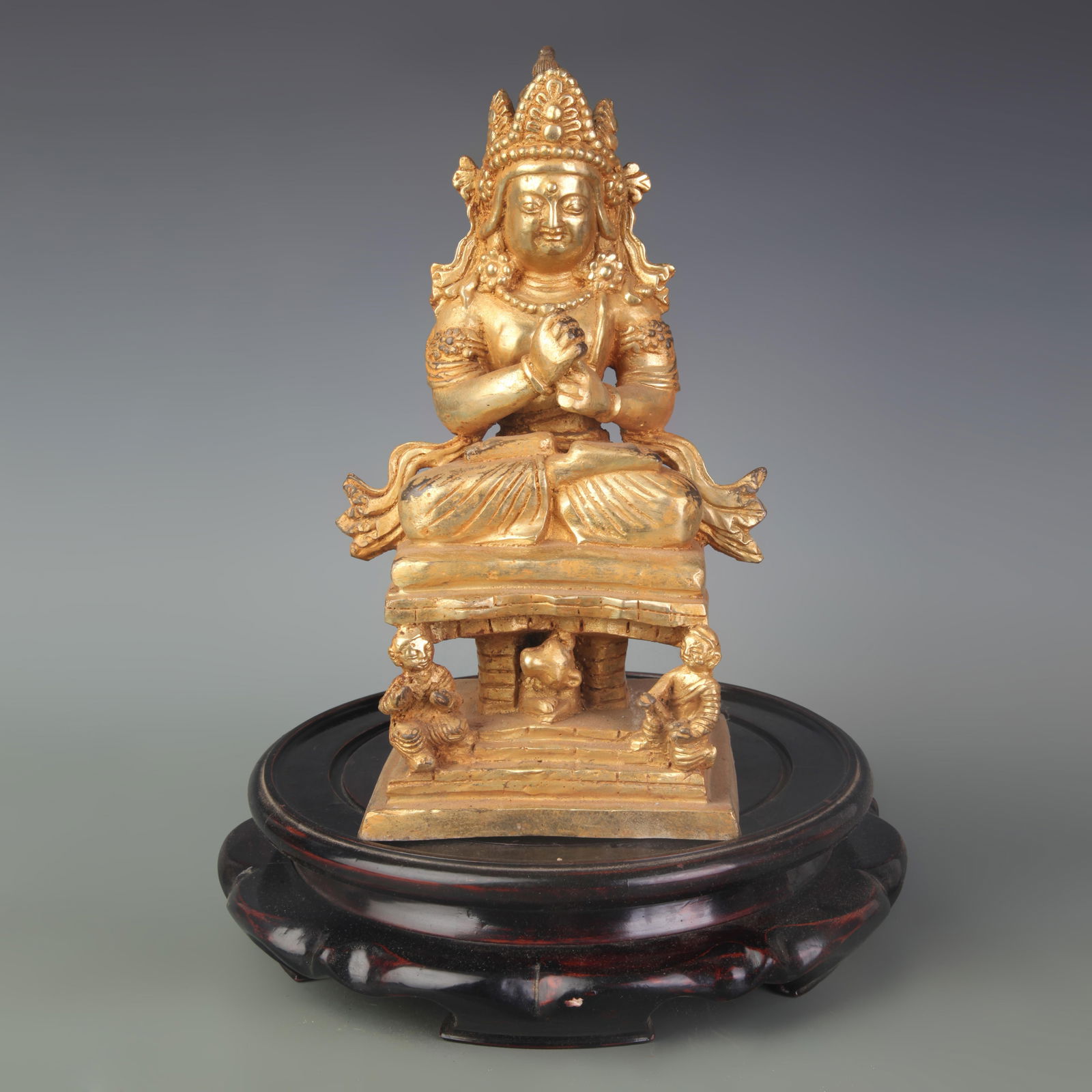 A RARE GILT BRONZE BUDDHA STATUE (1 of 5)