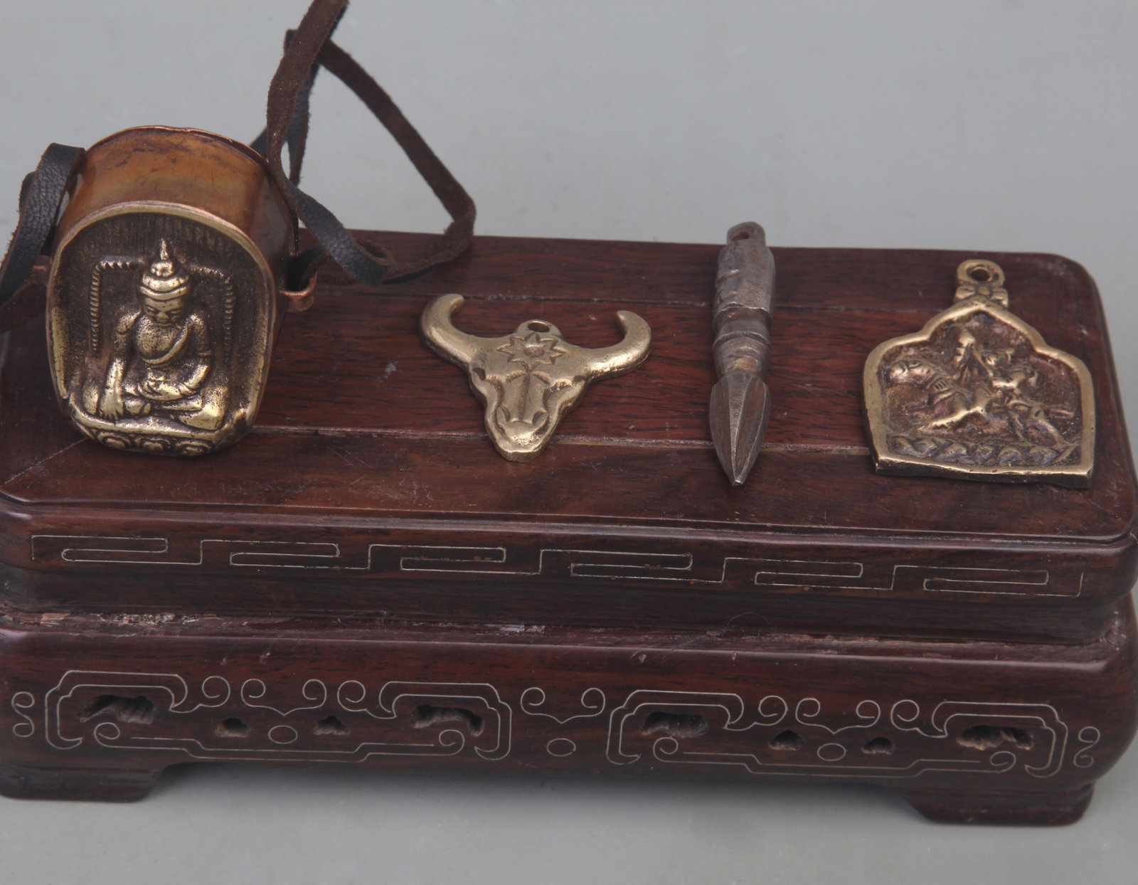TIBETAN BUDDHISM BUDDHA STATUES AND RITUAL OBJECTS: Qing Dynasty, Long: 7.2-5.1 inch