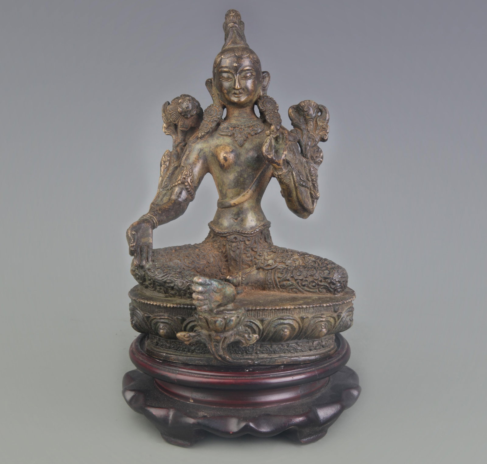 A FINE BRONZE GREEN TARA BUDDHA STATUE: Qing Dynasty, High: 7.0 inch