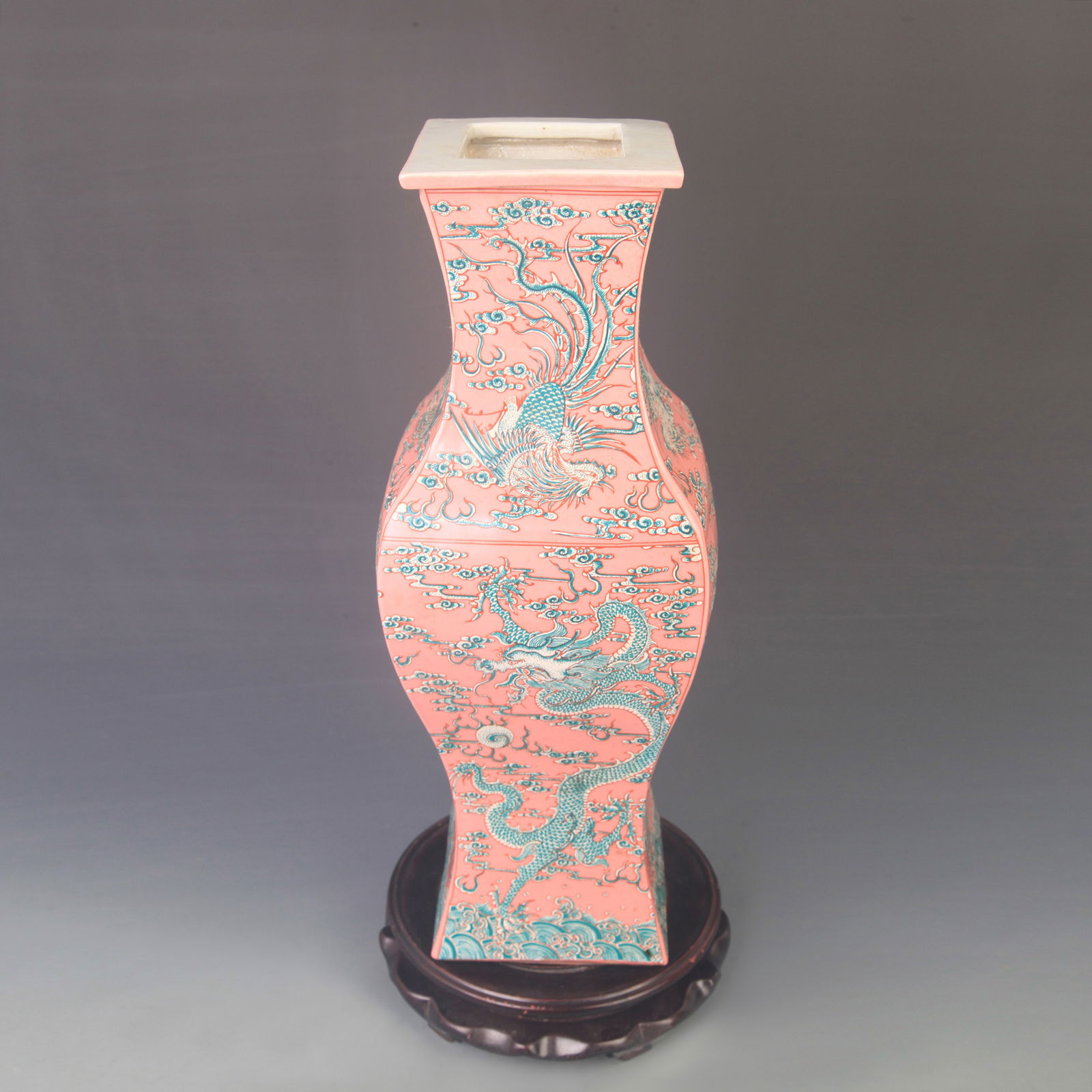 FAMILLE ROSE LIGHT PURPLE GROUND DRAGON AND PHOENIX PATTERN SQUARE VASE (1 of 5)