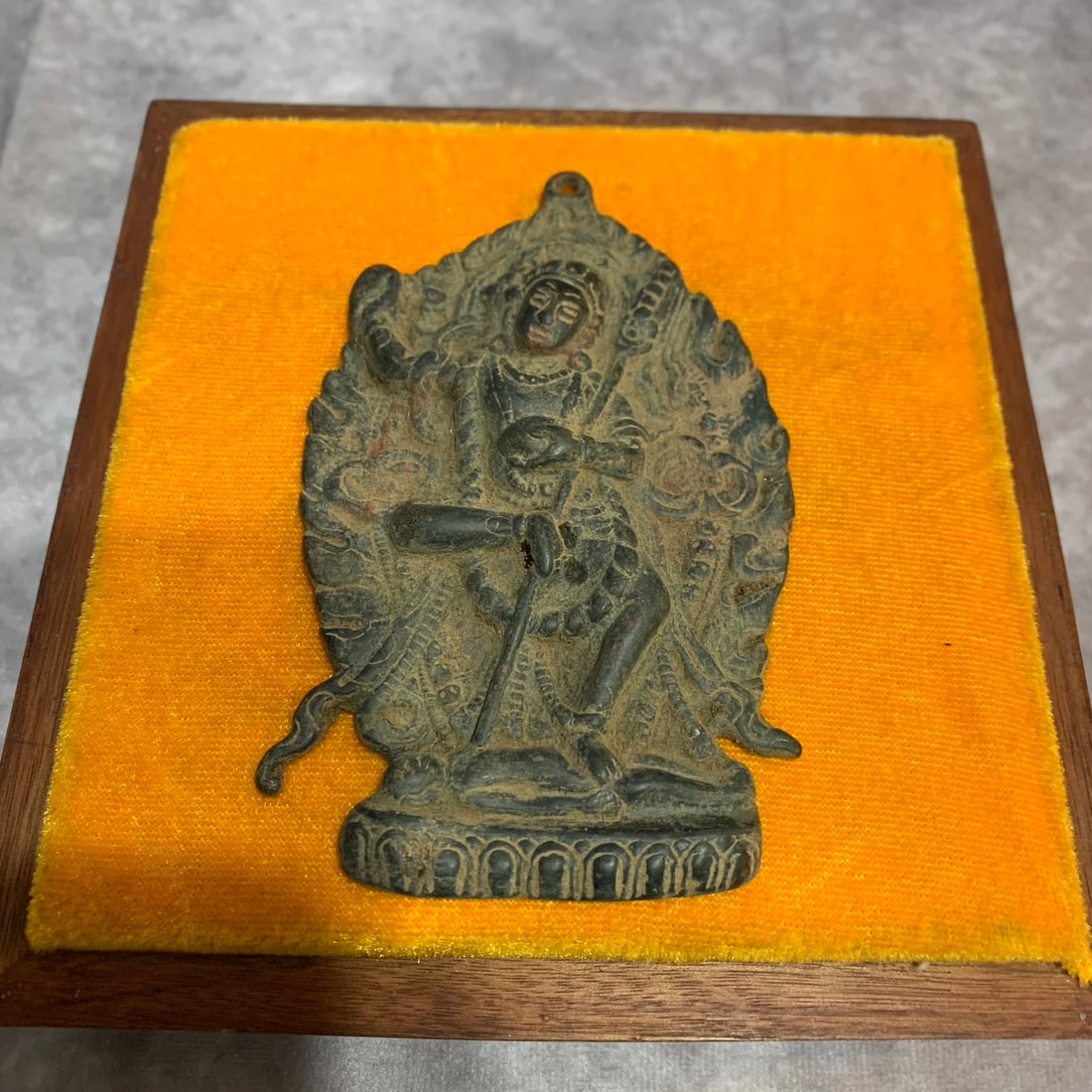 A FINE TIBETAN BUDDHISM BRONZE PENDANT (1 of 4)