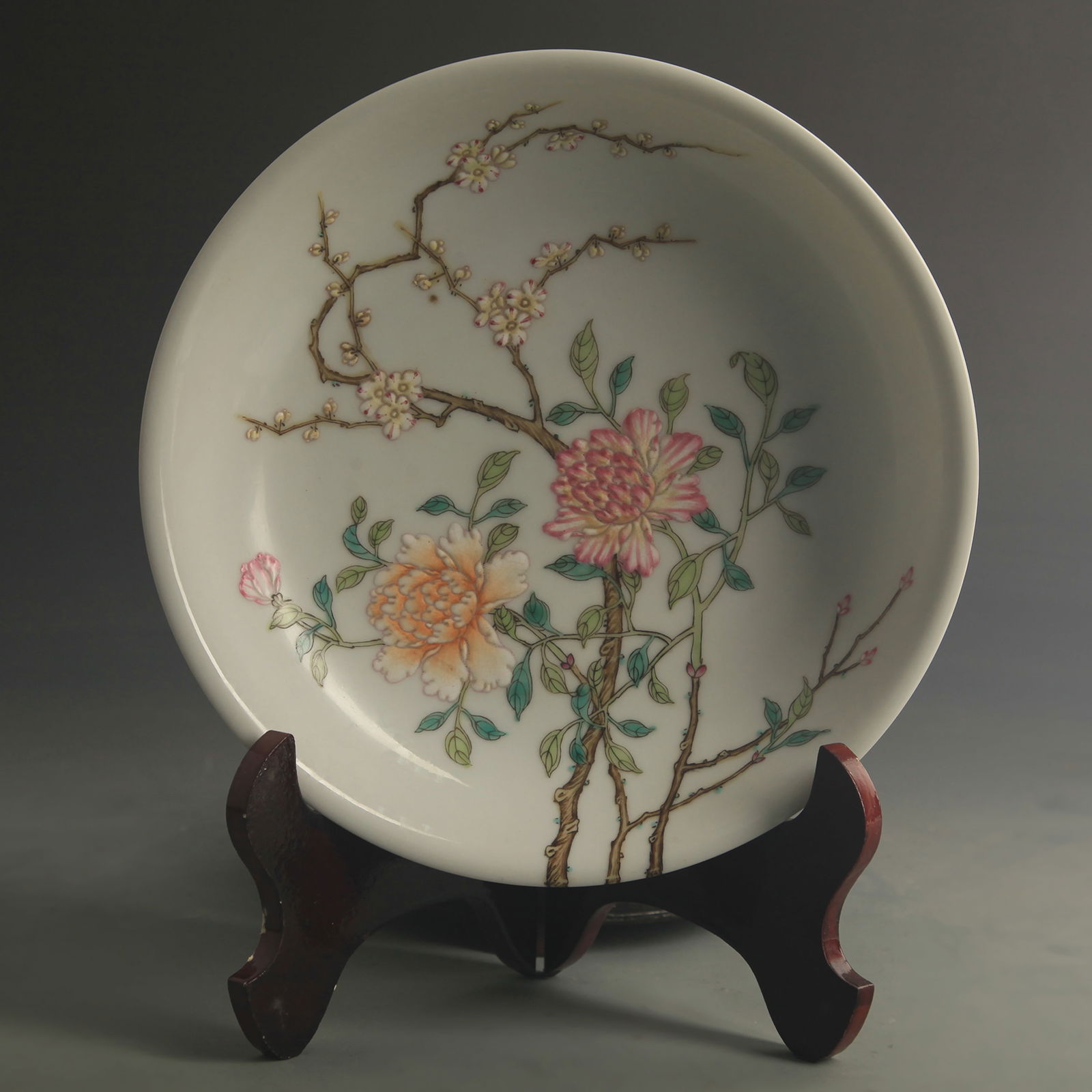 A FINE CLOISONNE ENAMEL FLORAL AND BIRD PATTERN PORCELAIN PLATE (1 of 5)