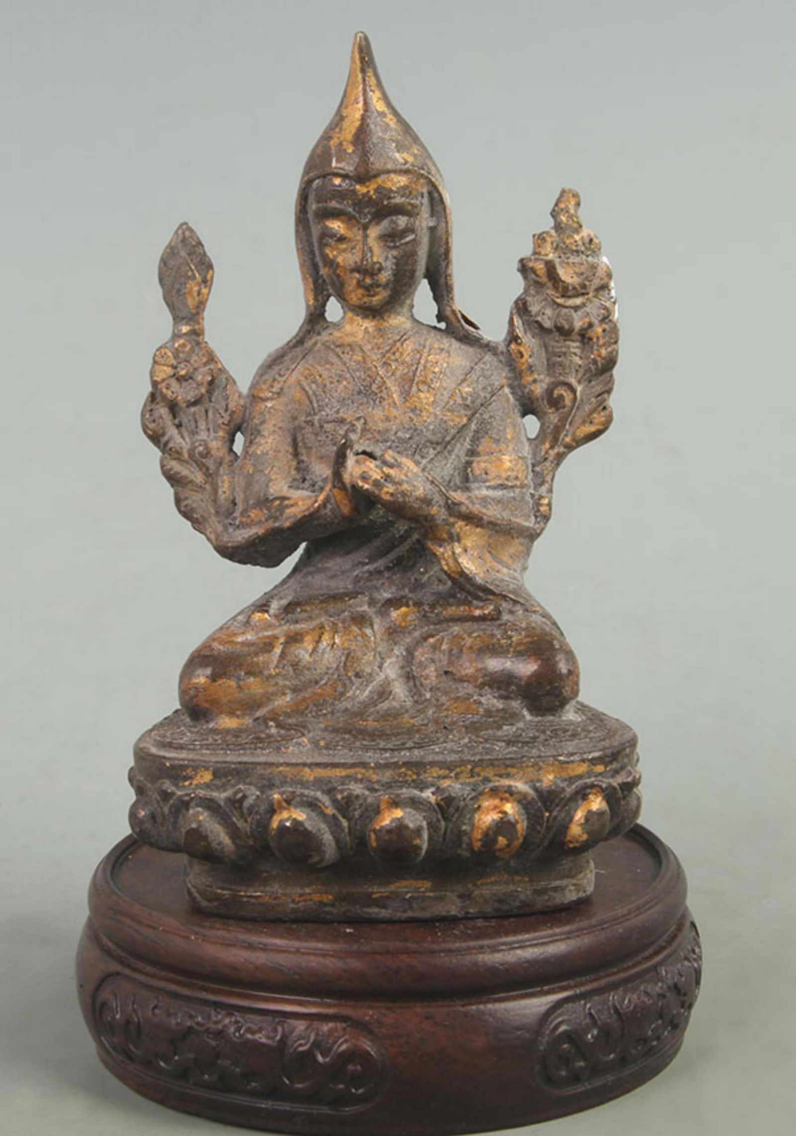 A TIBETAN BUDDHISM BRONZE GREEN TARA STATUE (1 of 5)