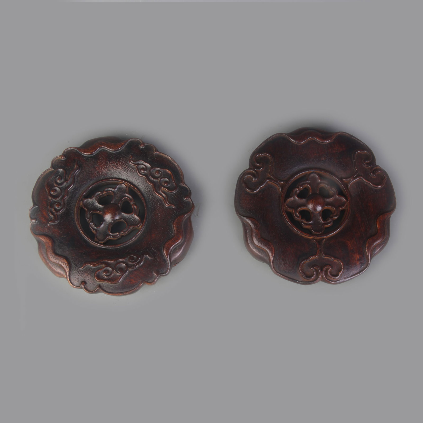 PAIR OF ROSEWOOD BASES: Qing Dynasty; Diameter:5.2 in; High: 1.0 in