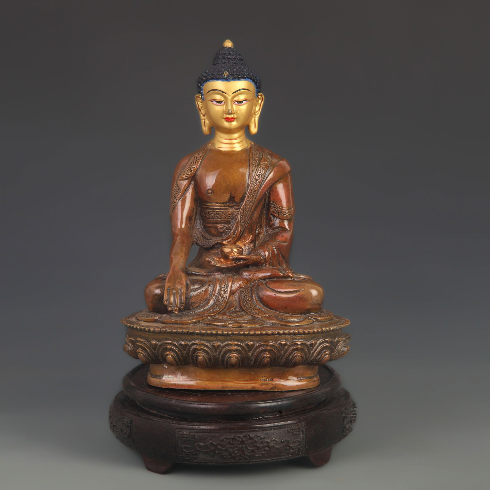 A FINE TIBETAN BUDDHISM BRONZE SHAKYAMUNI STATUE (1 of 5)
