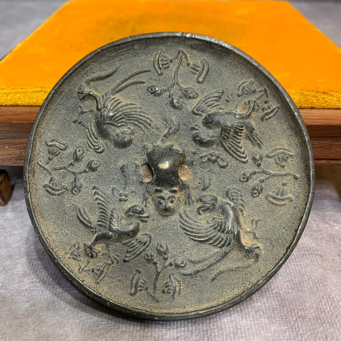 A FINE PHOENIX PATTERN ROUND BRONZE MIRROR (1 of 3)