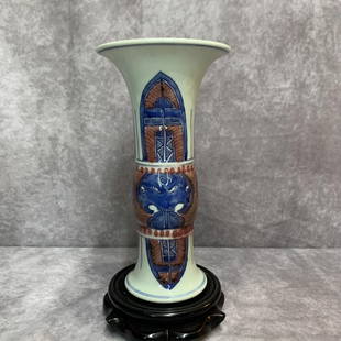 A FINE BLUE AND WHITE COLOR PORCELAIN VASE: Qing Dynasty, High:8.2 inch; Diameter: 4.3 inch