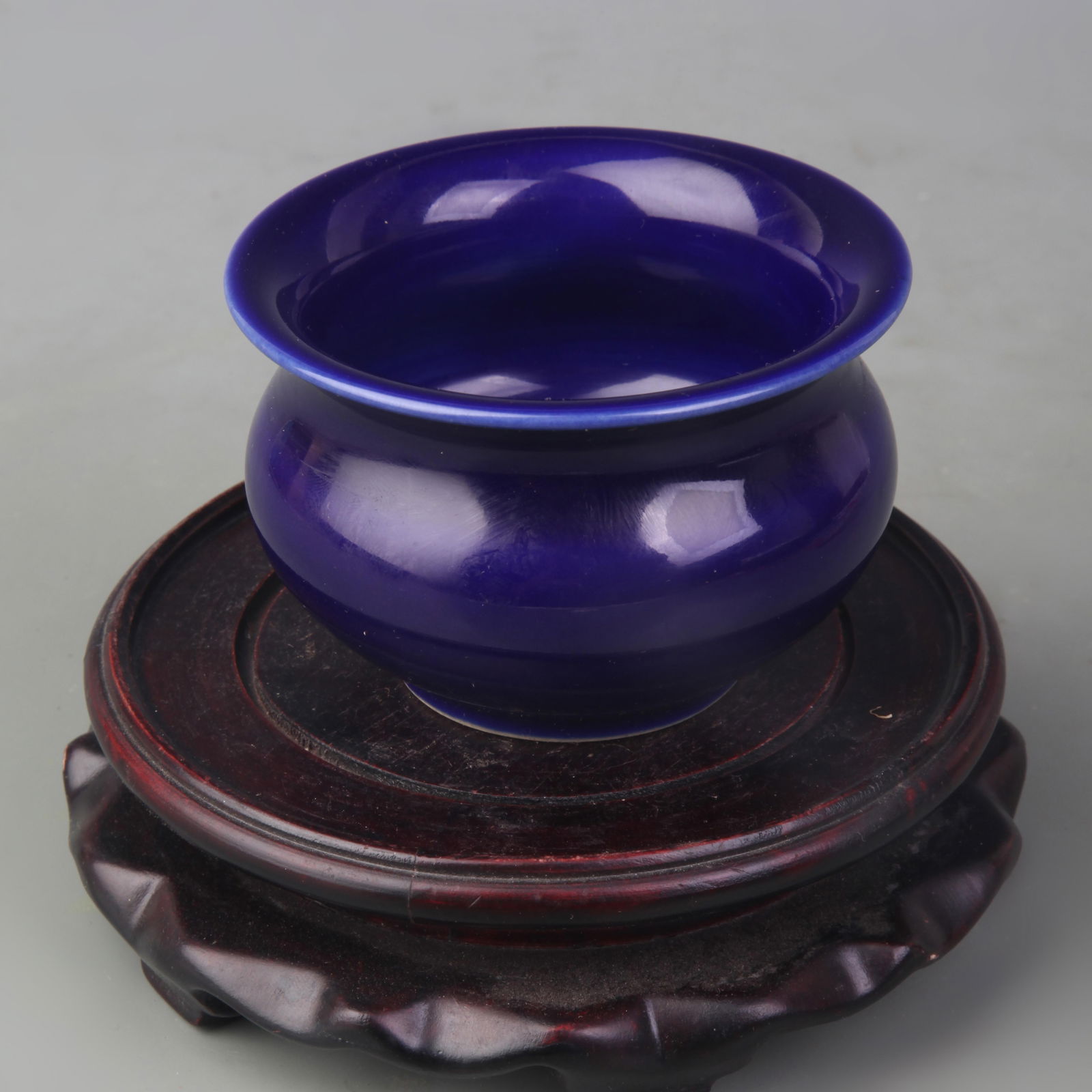 A FINE DARK BLUE COLOR GLAZED PORCELAIN WATER BASIN (1 of 5)