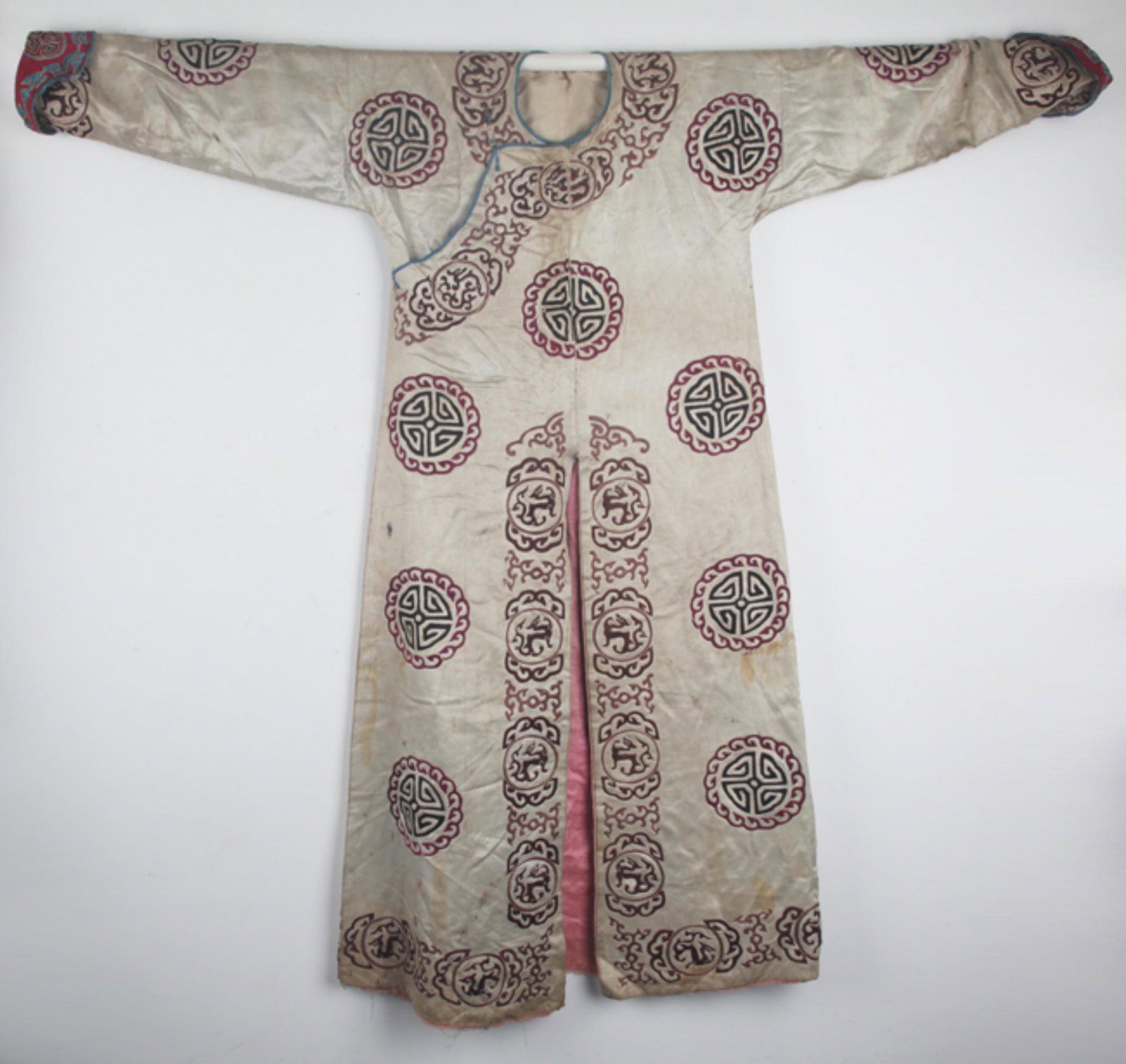 A CHINESE ROBE EMBROIDERED WITH "TUAN FU WEN": 20th Century, Long: 56.00 inch; High:68.00 inch;