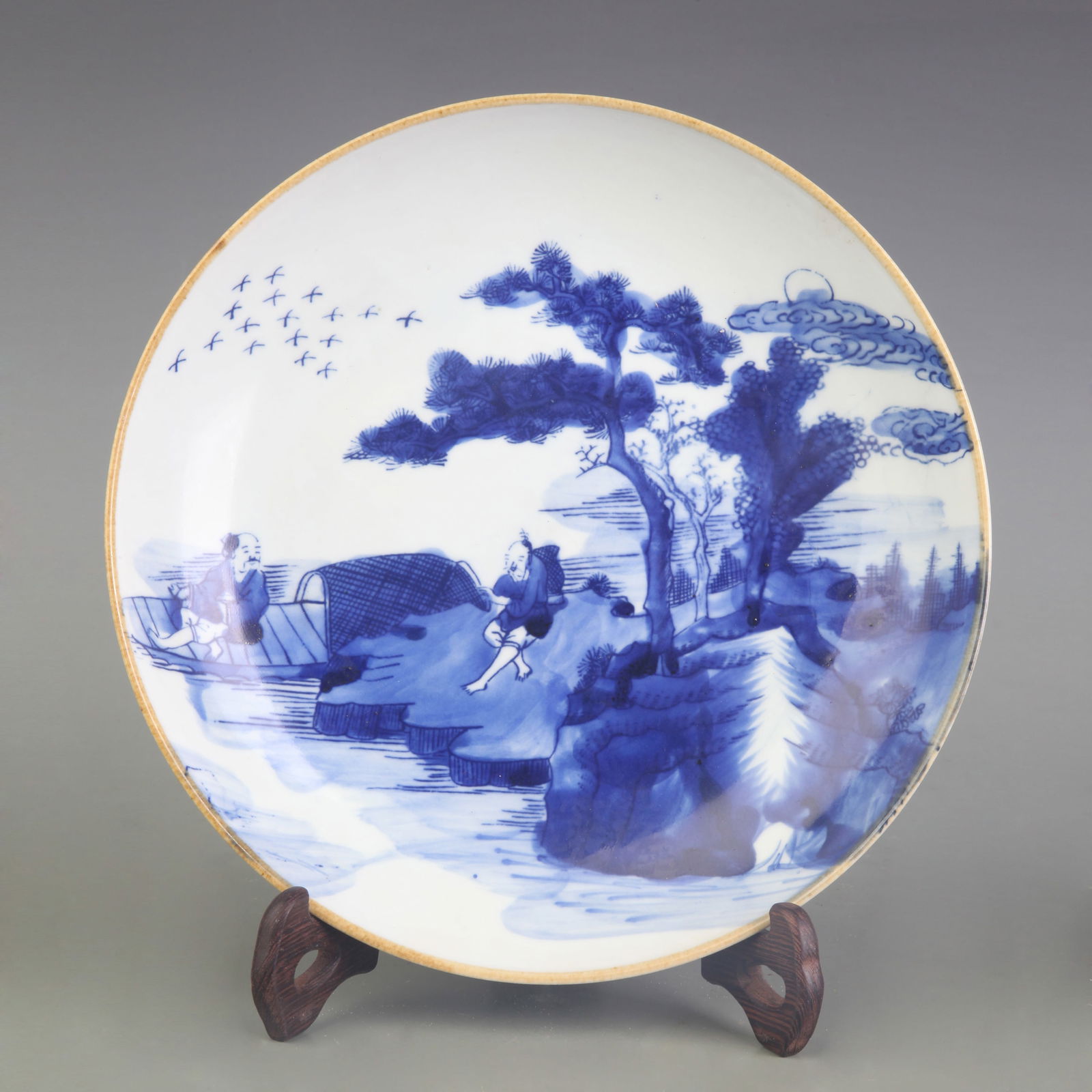 BLUE AND WHITE FIGURE PATTERN PORCELAIN PLATE (1 of 5)