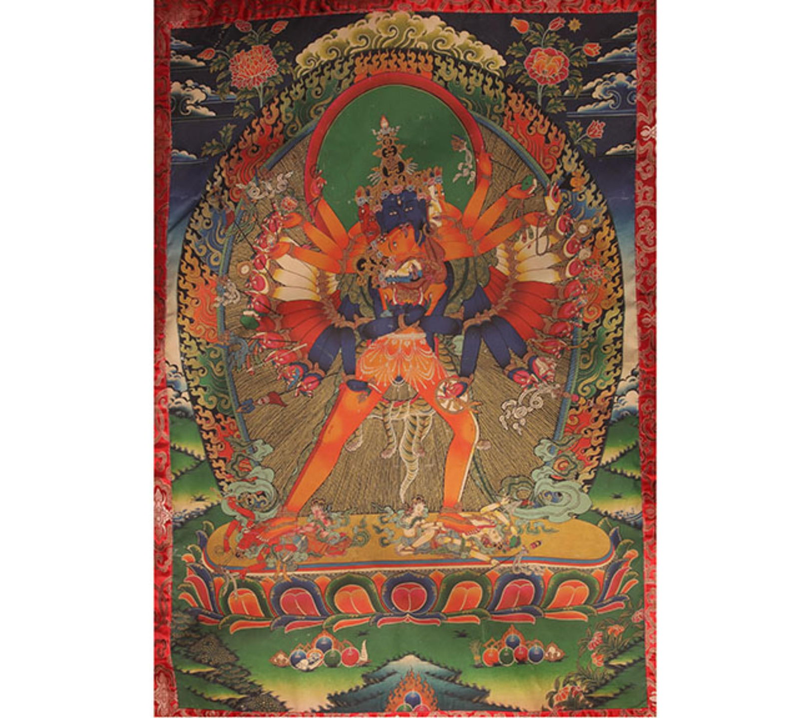 A FINE TIBETAN THANGKA ON SILK THOUSAND HAND HIDDEN BUDDHA (1 of 5)