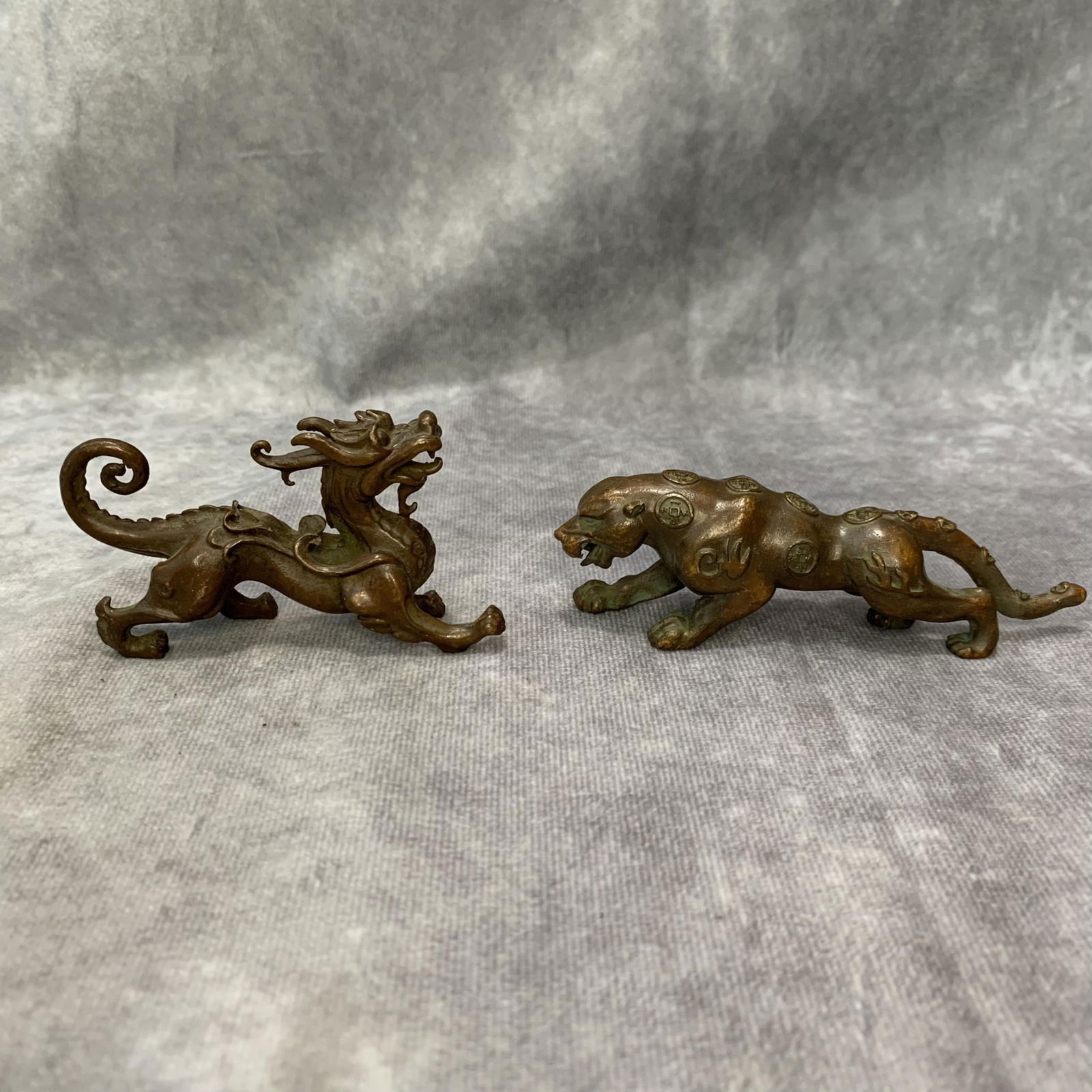 GROUP OF TWO SMALL BRONZE ANIMAL (1 of 4)