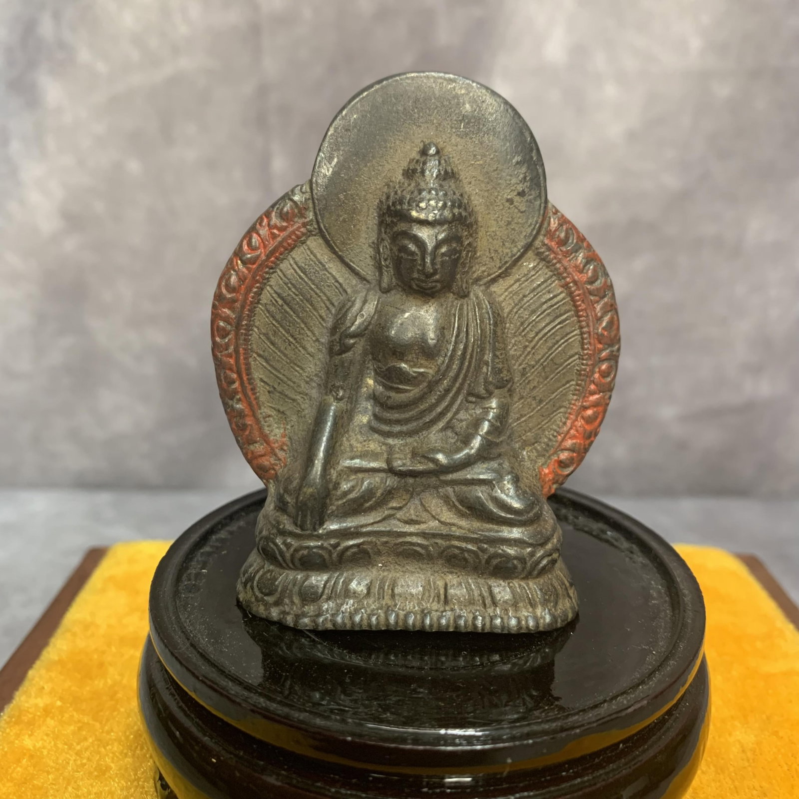 A SMALL COLORED BRONZE TIBETAN BUDDHISM STATUE: 20th Century; High: 2.8 inch; Width: 2.2 inch