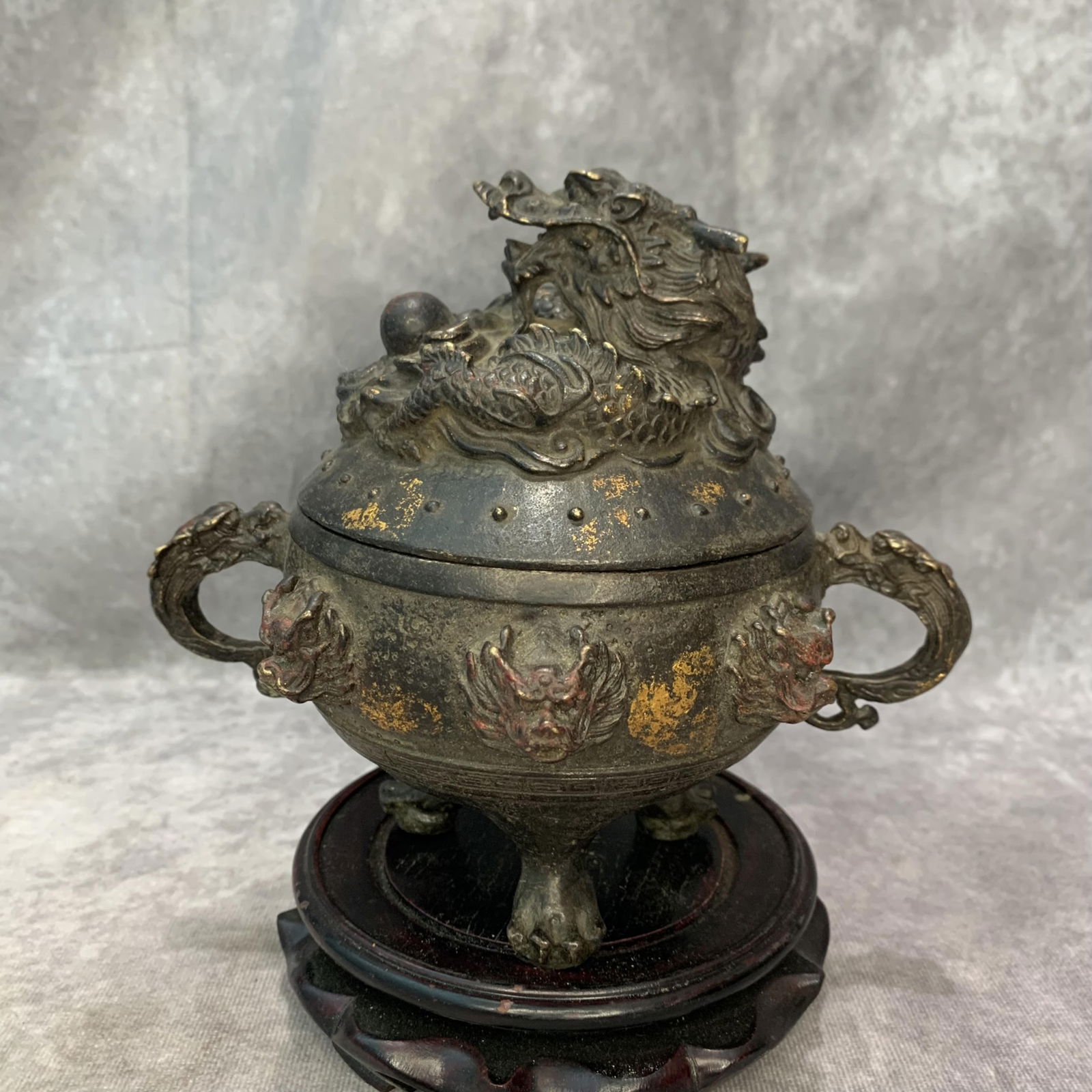 A FINE DRAGON PATTERN BRONZE INCENSE BURNER (1 of 7)